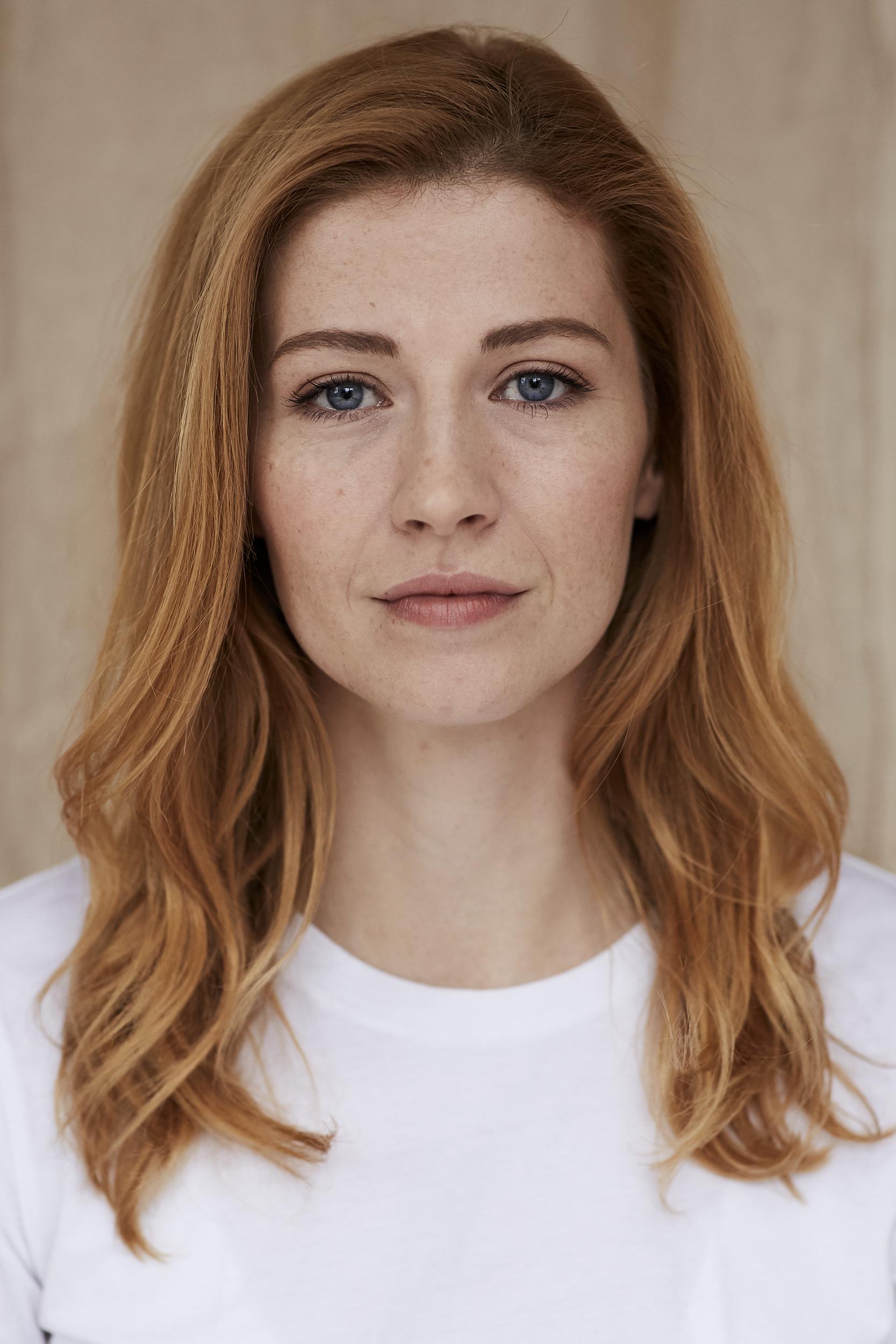 actor Elsie Bennett large photo