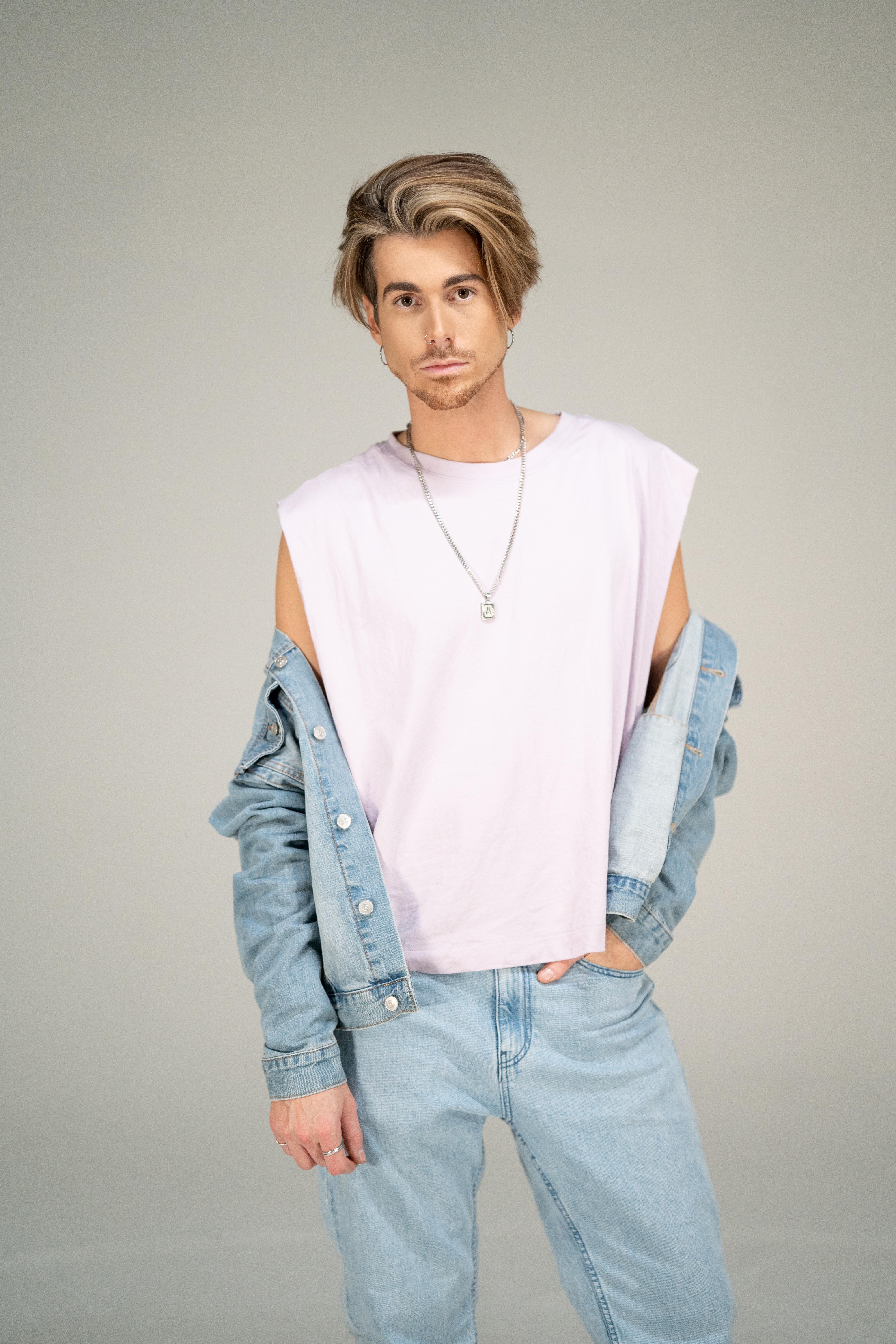 actor Alex Hinsky large photo