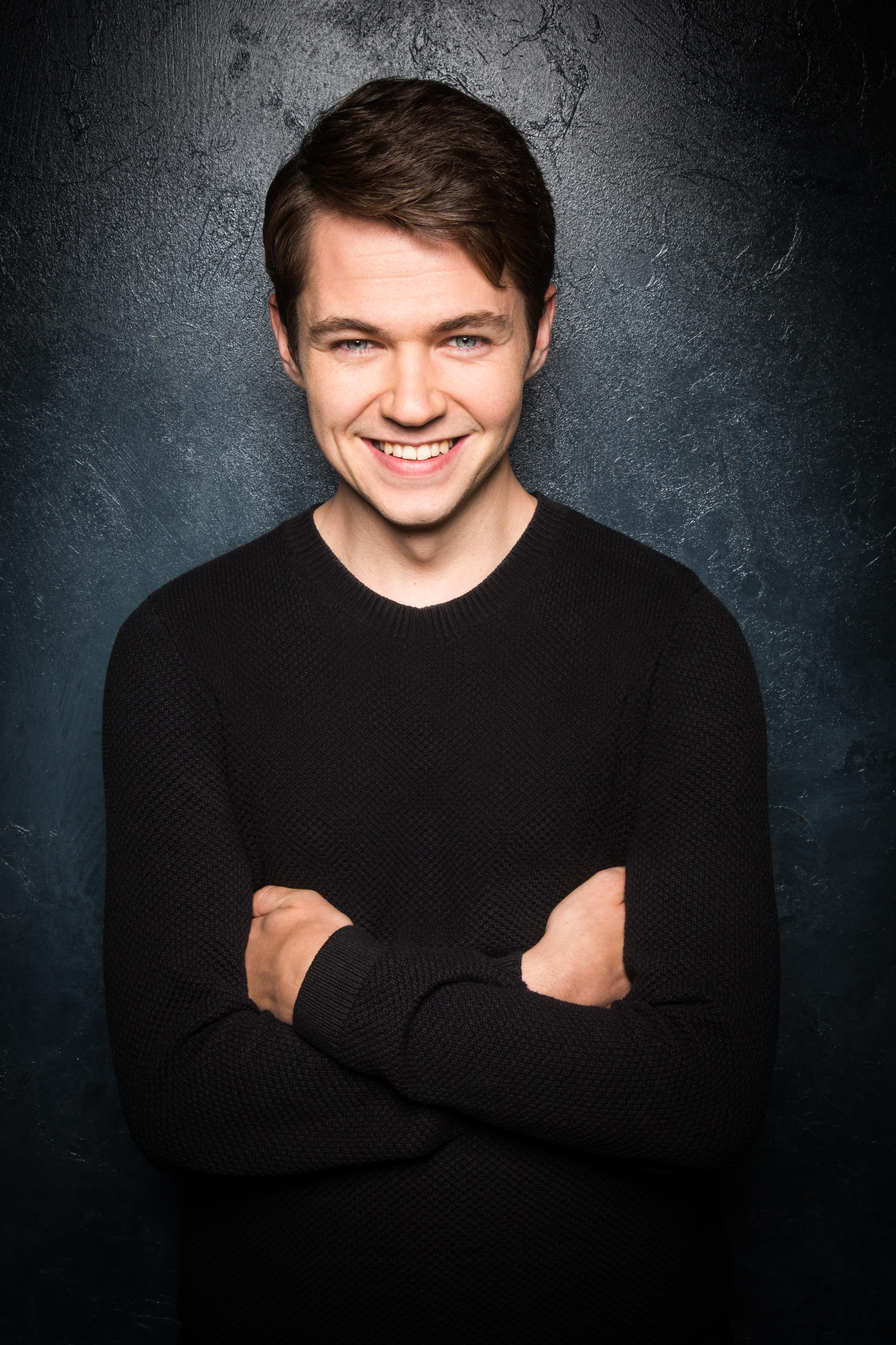 actor Damian McGinty large photo
