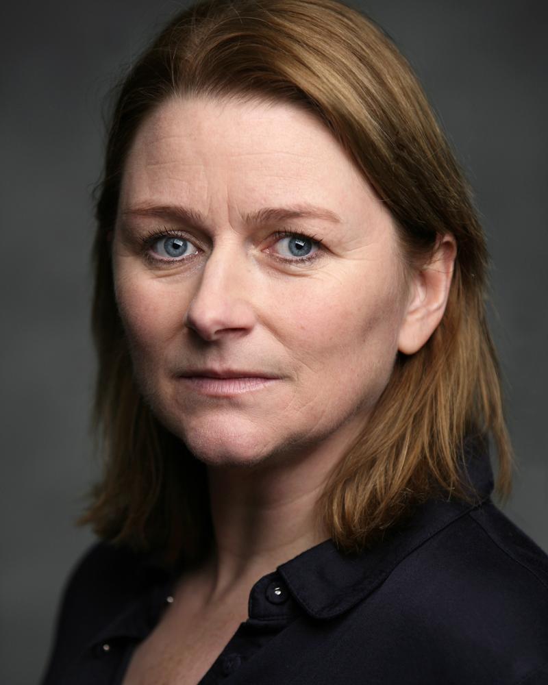 actor Rosie Cavaliero large photo