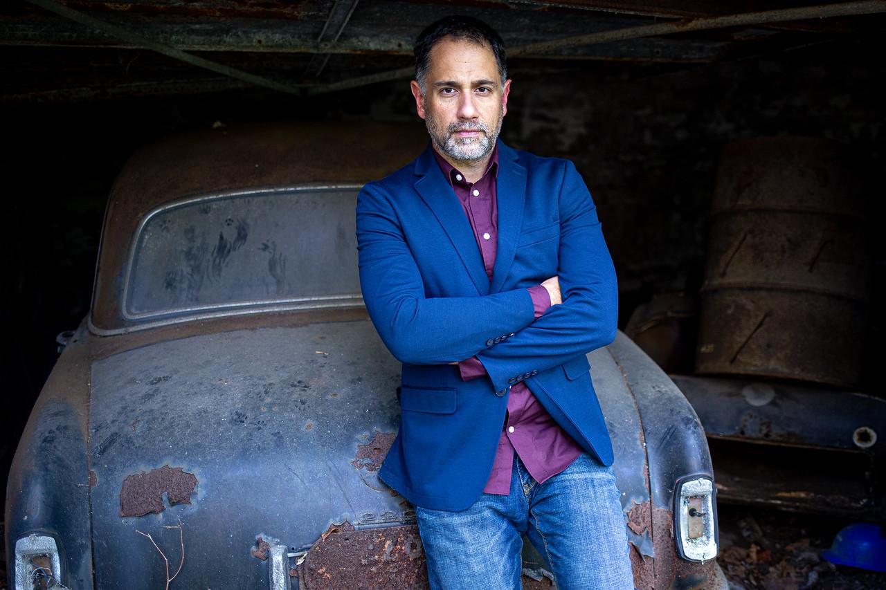 actor Mark D Valenti large photo