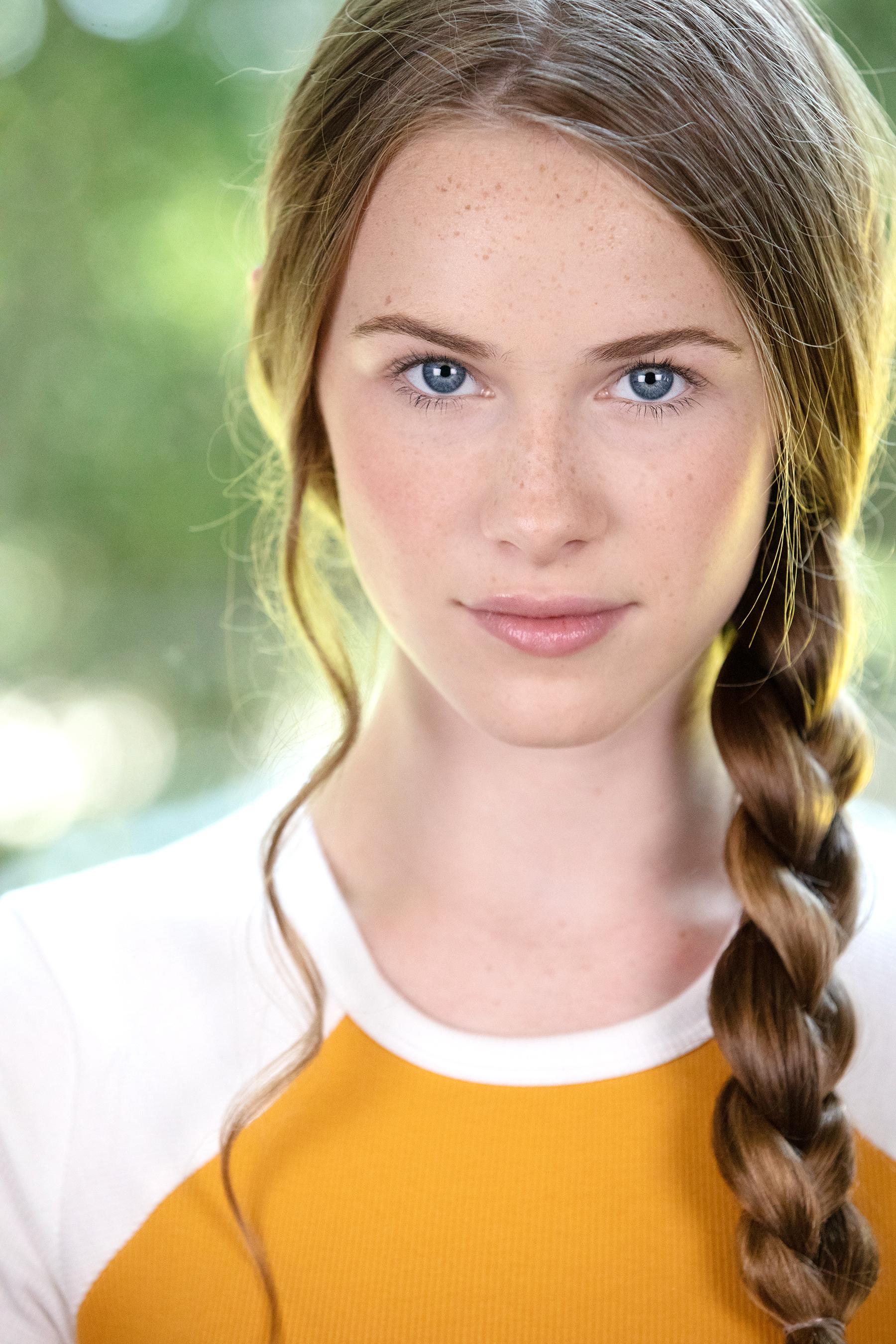 actor Sophianna Smith large photo