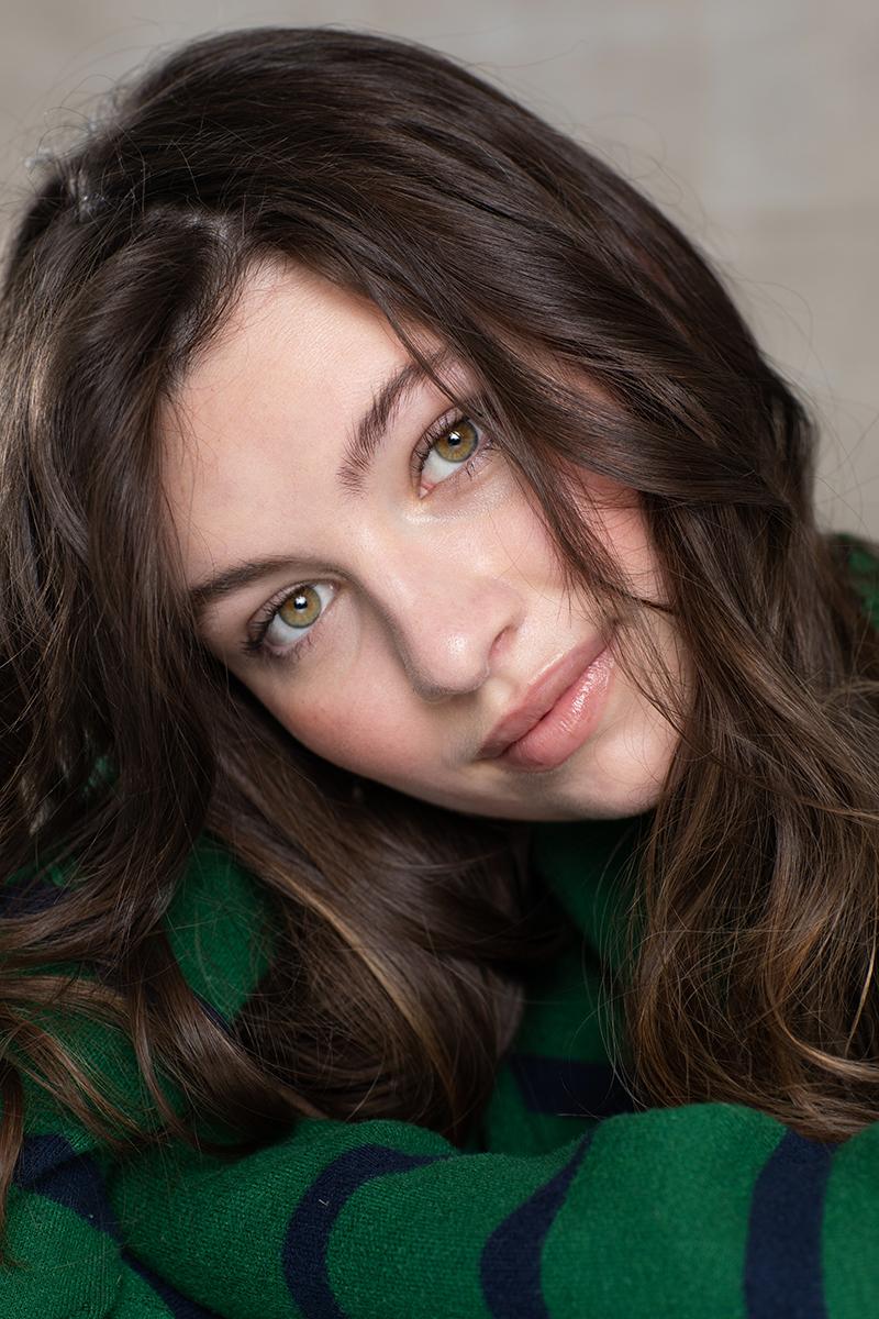 actor Tessa Taylor large photo