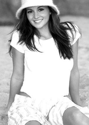 actor Amber Goetz large photo