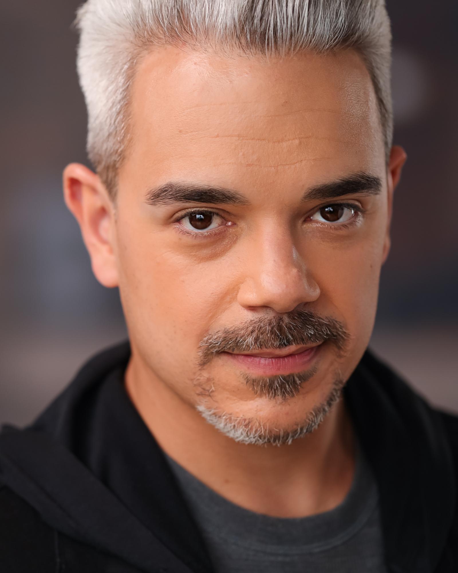 actor Carlo Aparo large photo