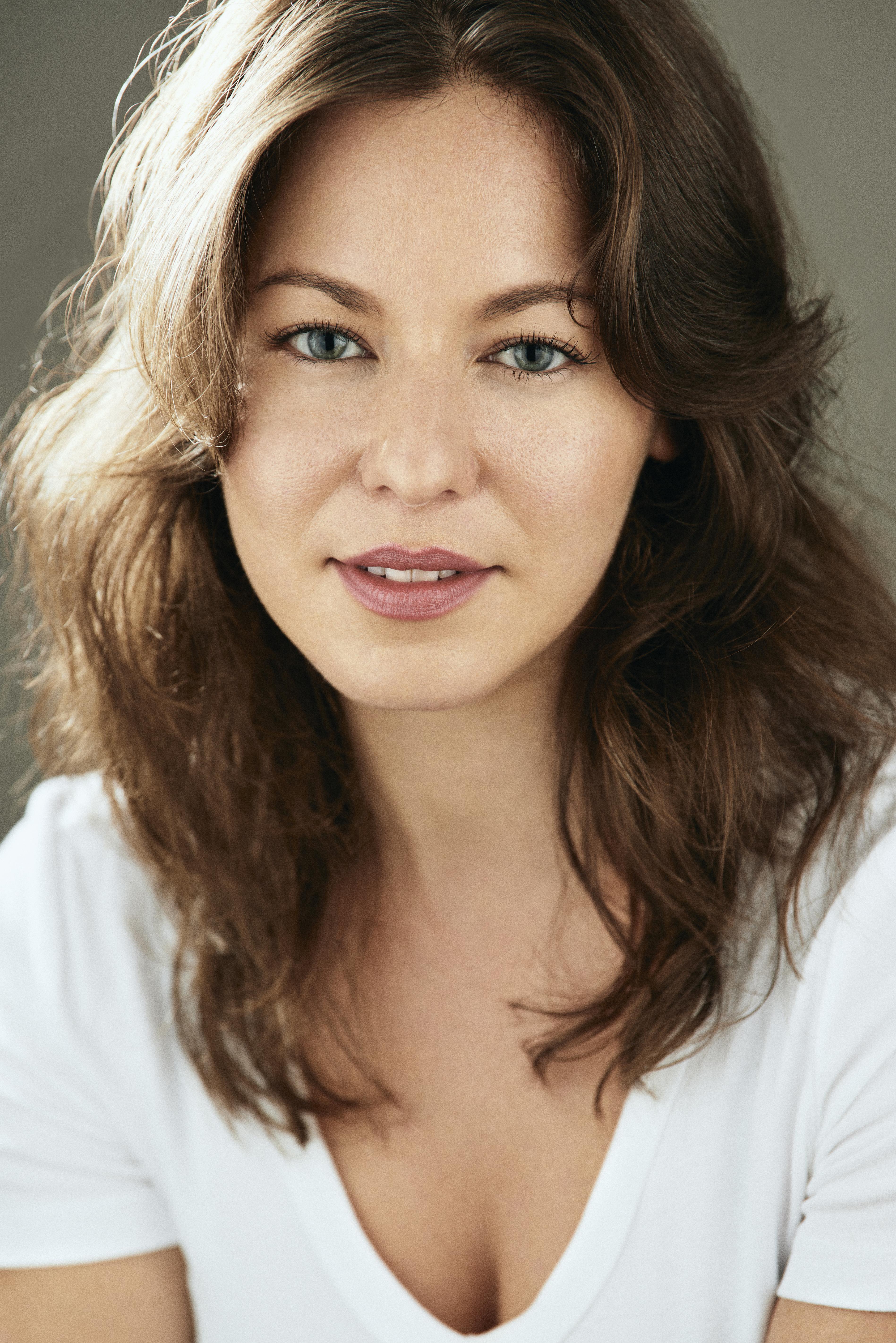 actor Alex Beechko large photo