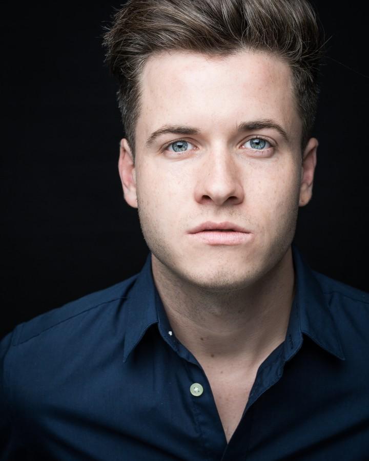 actor Robert Hook large photo