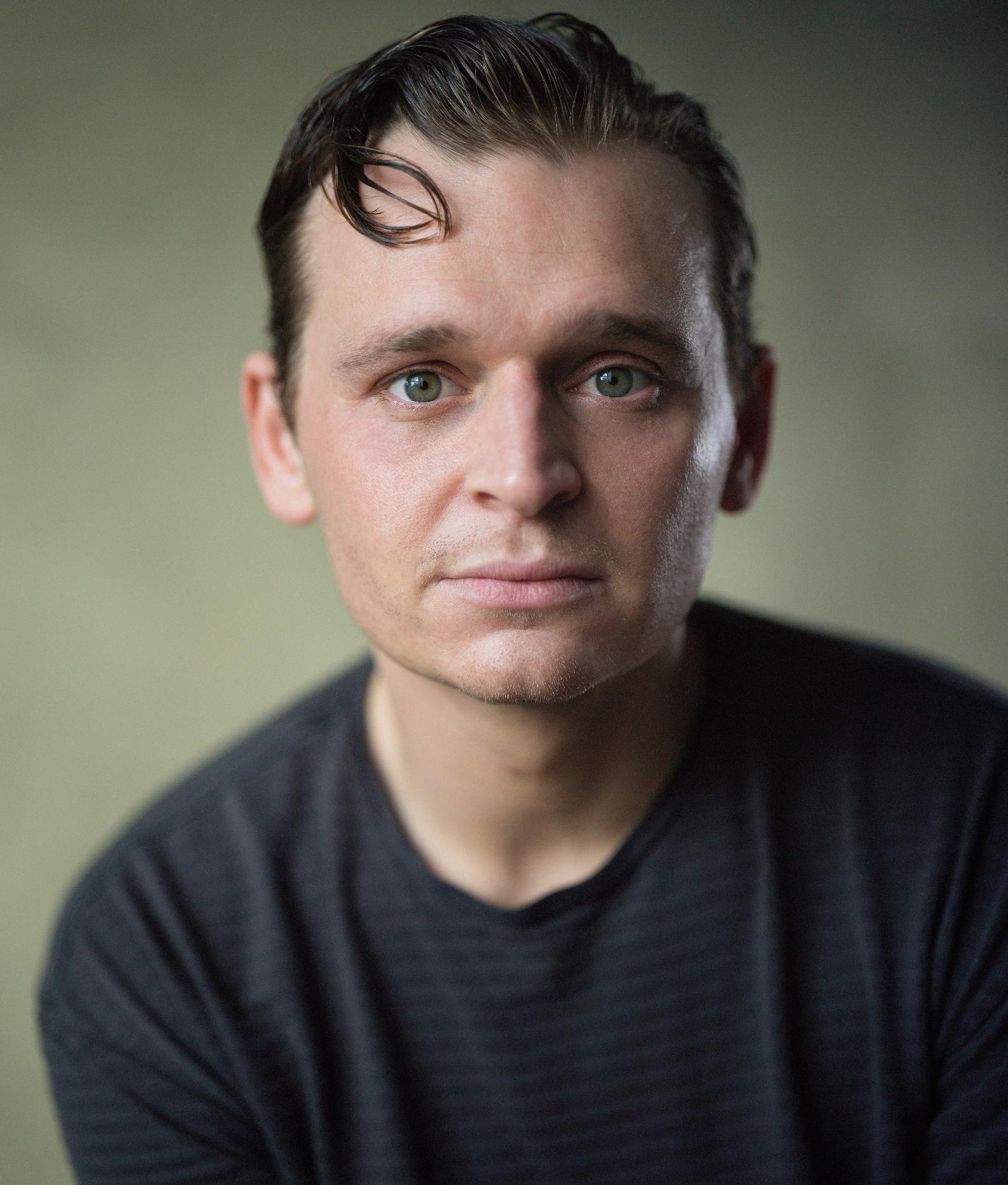 actor Charlie Rix large photo