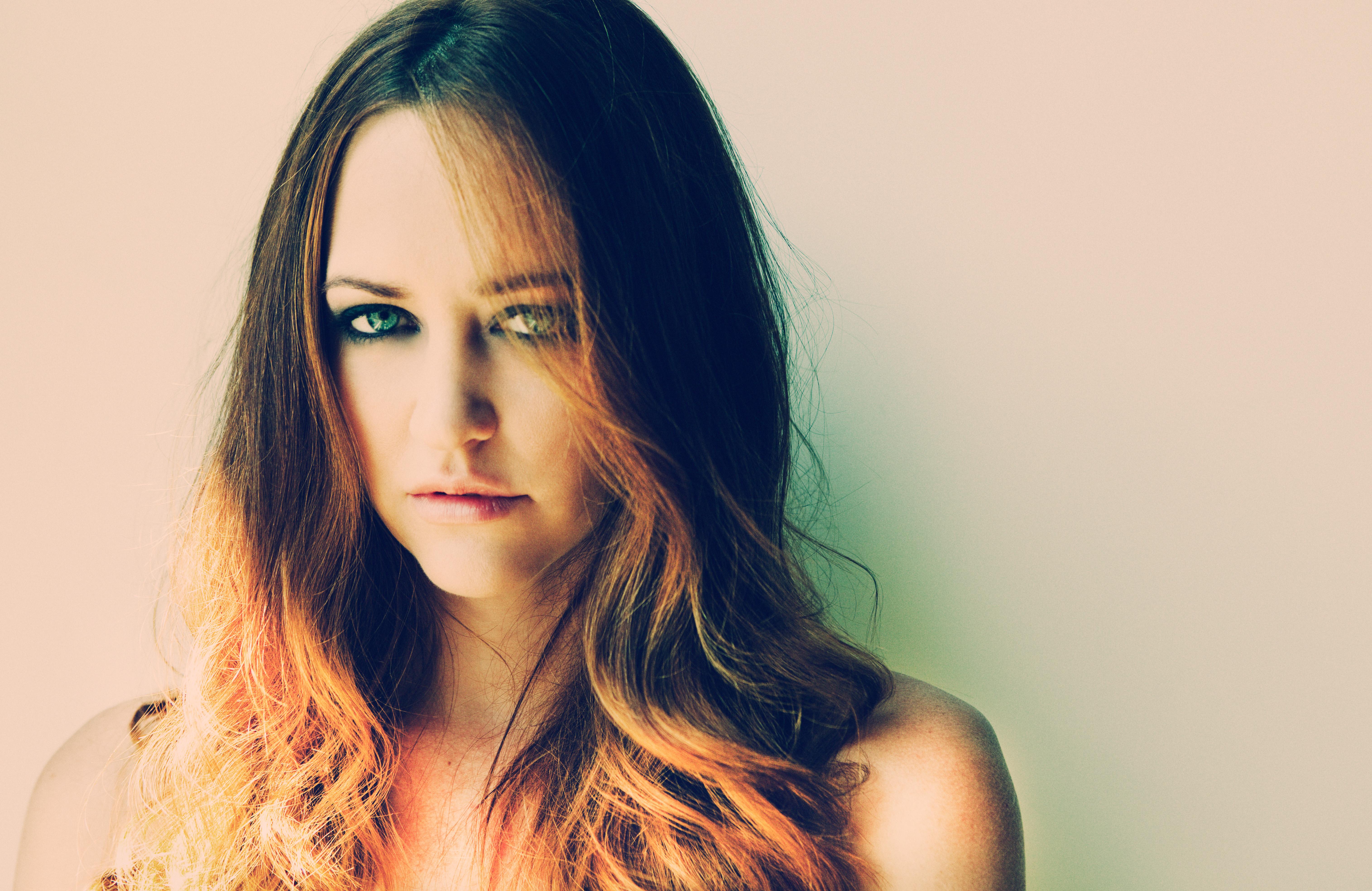 actor Marcienne Dwyer large photo