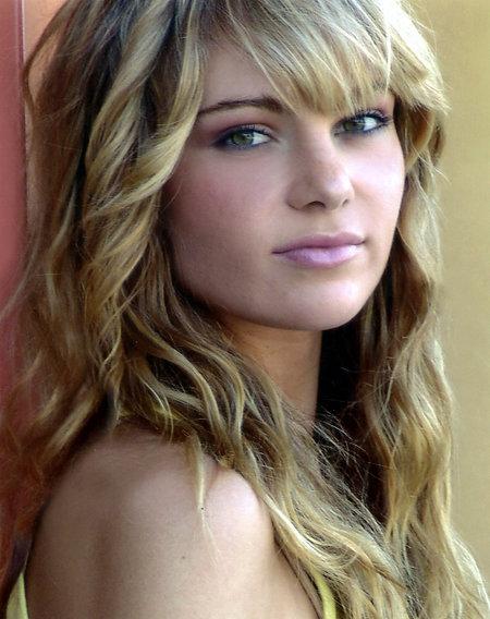 actor Caitlin Crosby large photo