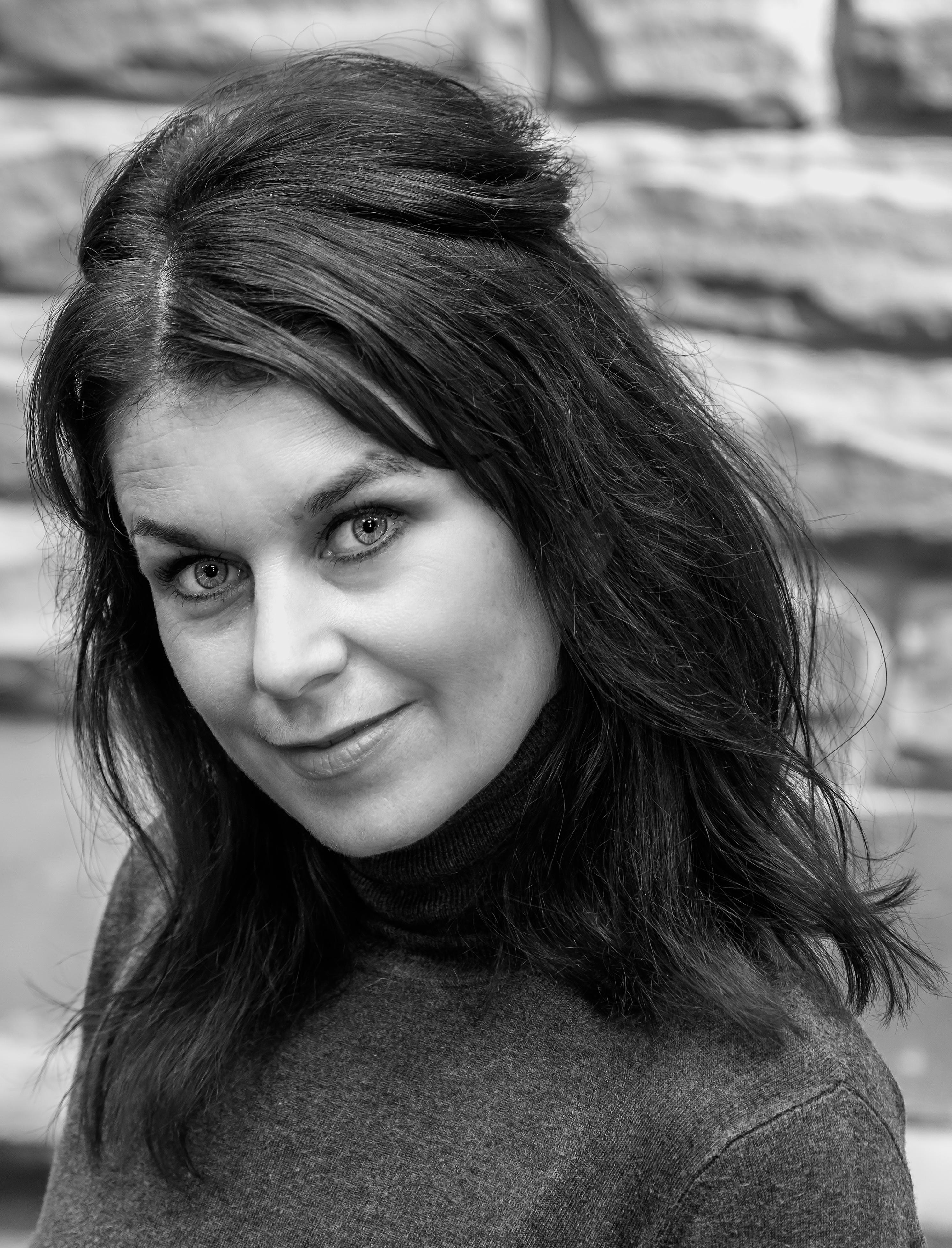 actor Victoria Delaney large photo