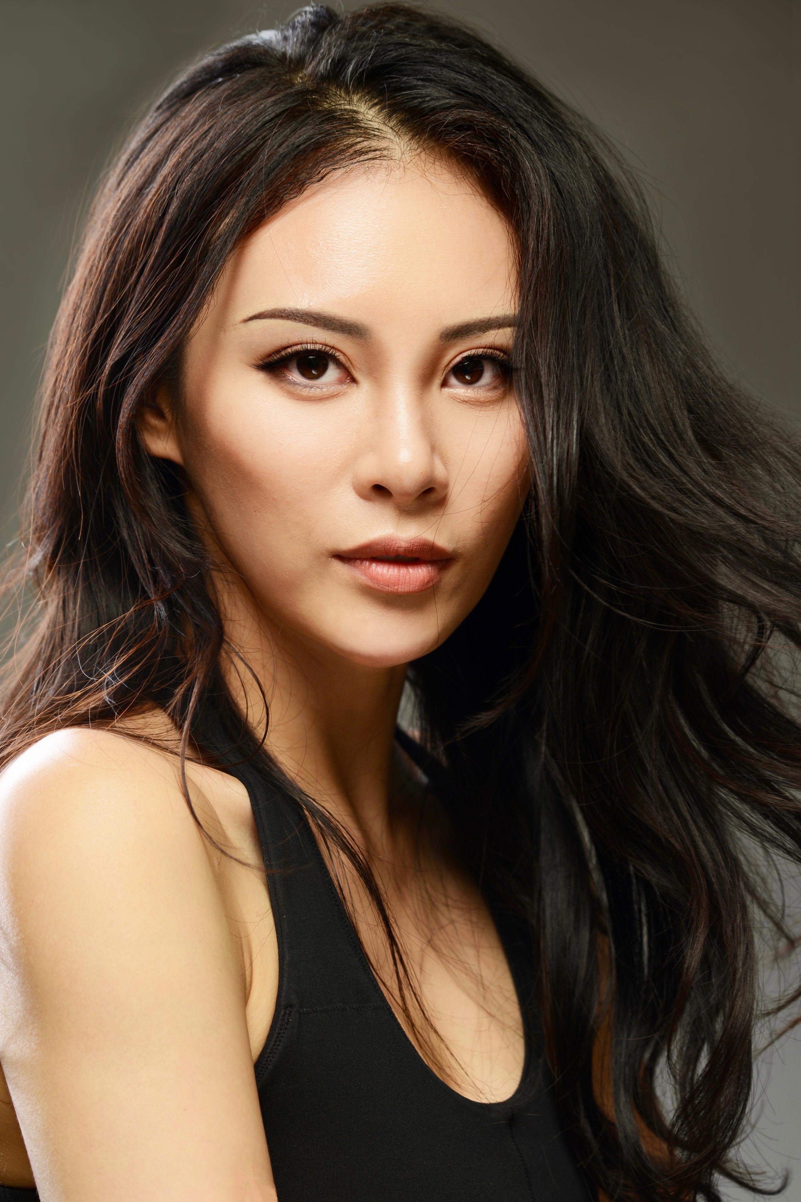 actor Elsi Eng large photo