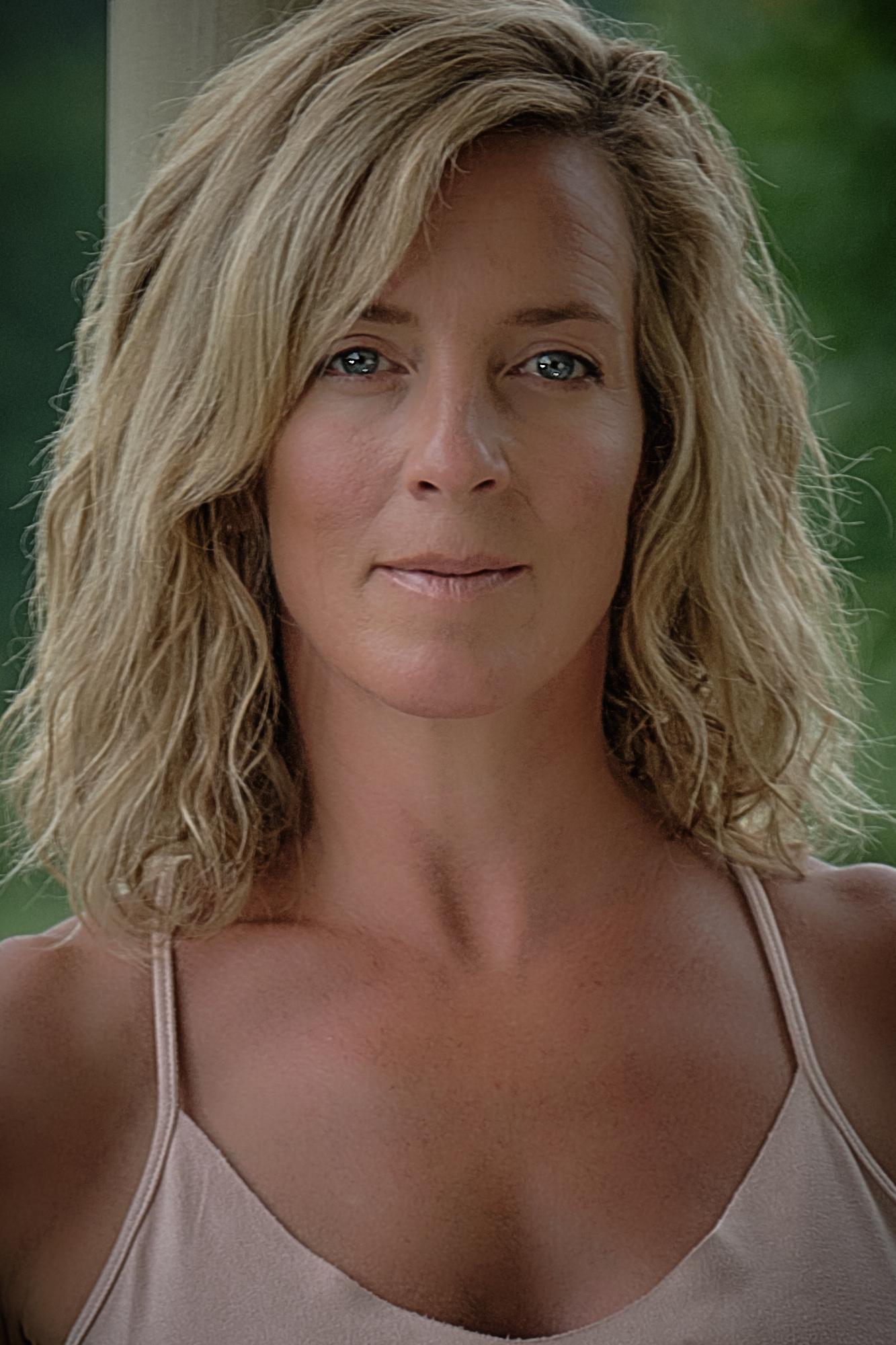 actor Héléna Laliberté large photo