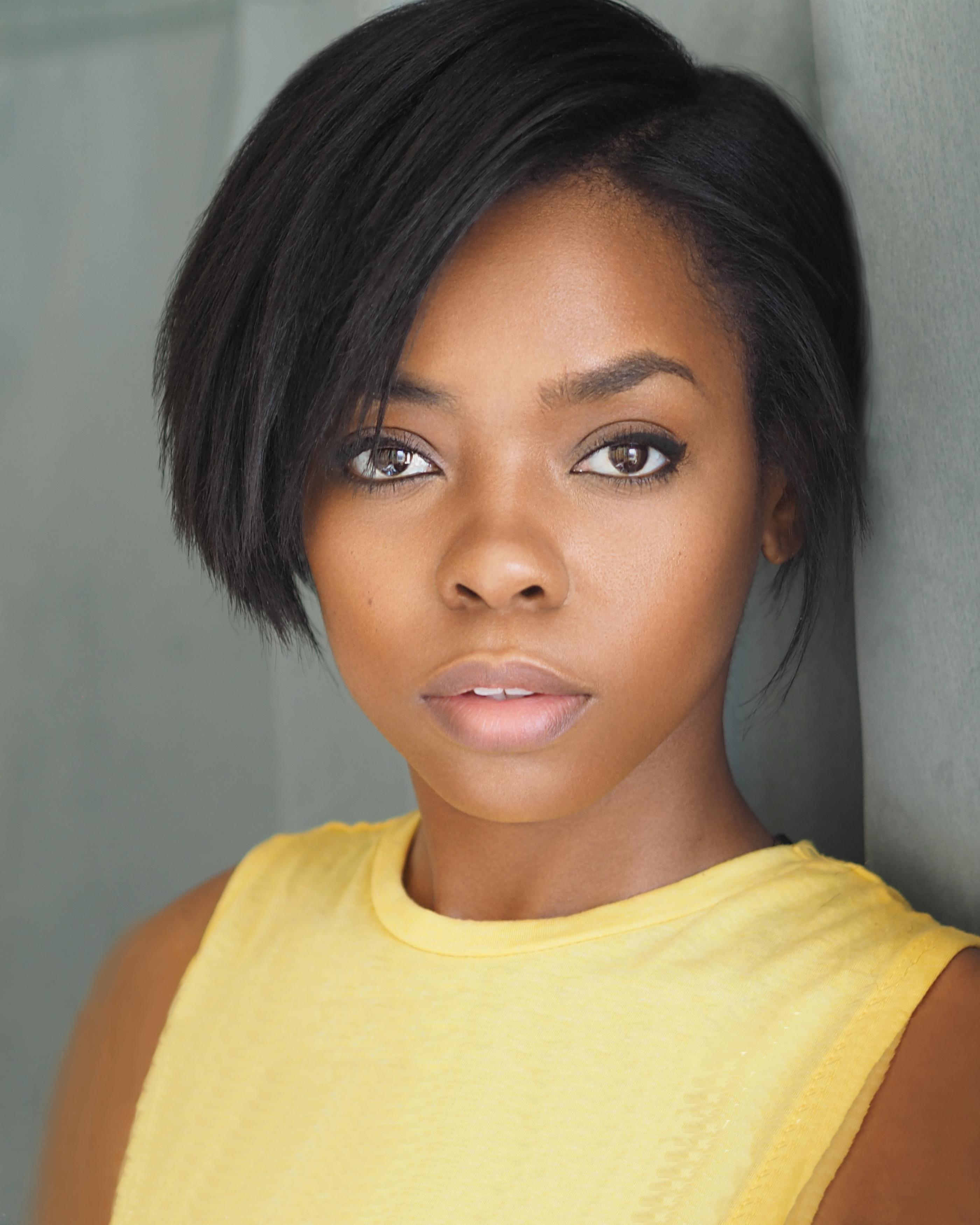 actor Elvire Emanuelle large photo