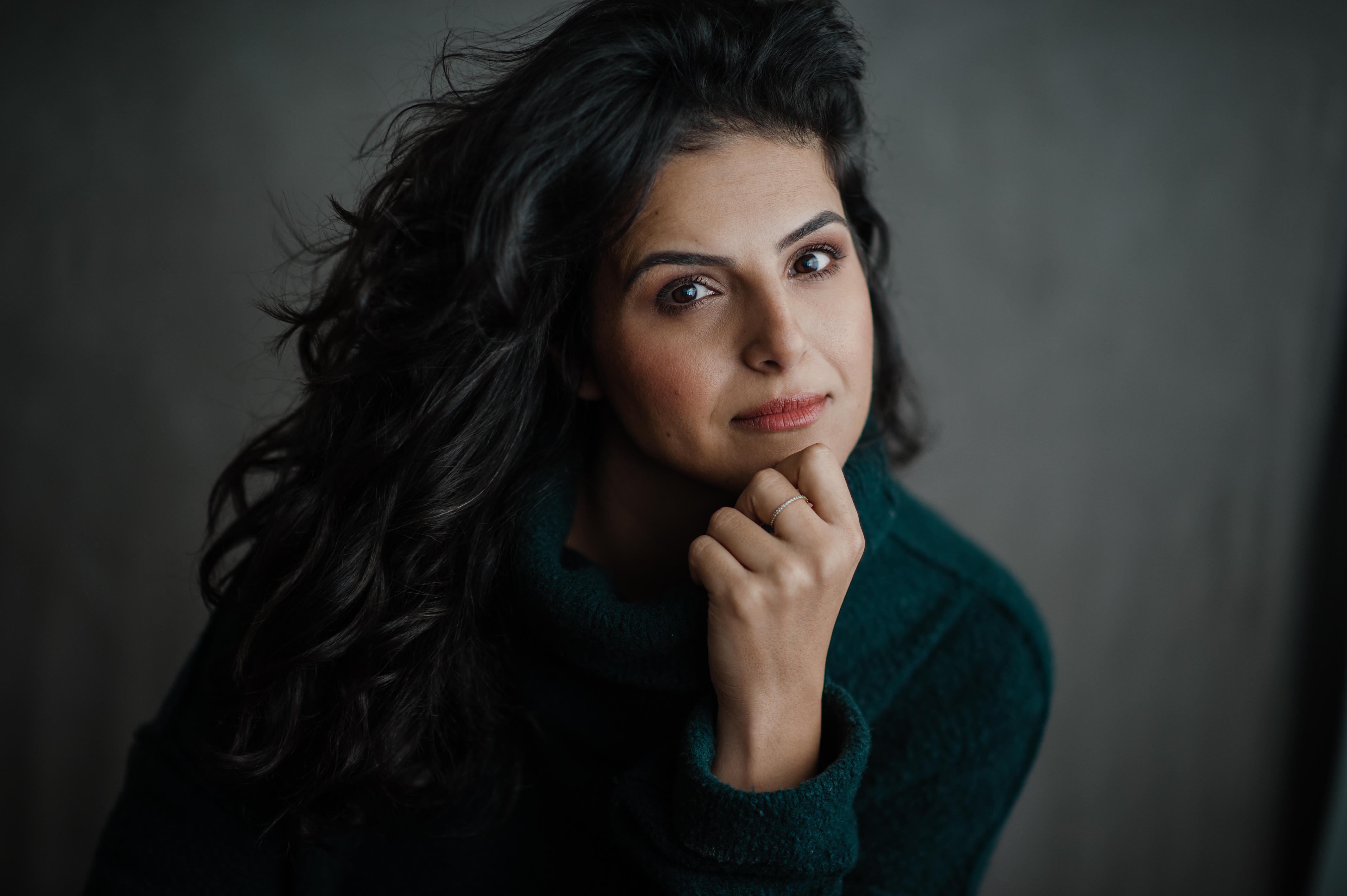 actor Nisrine Amine large photo