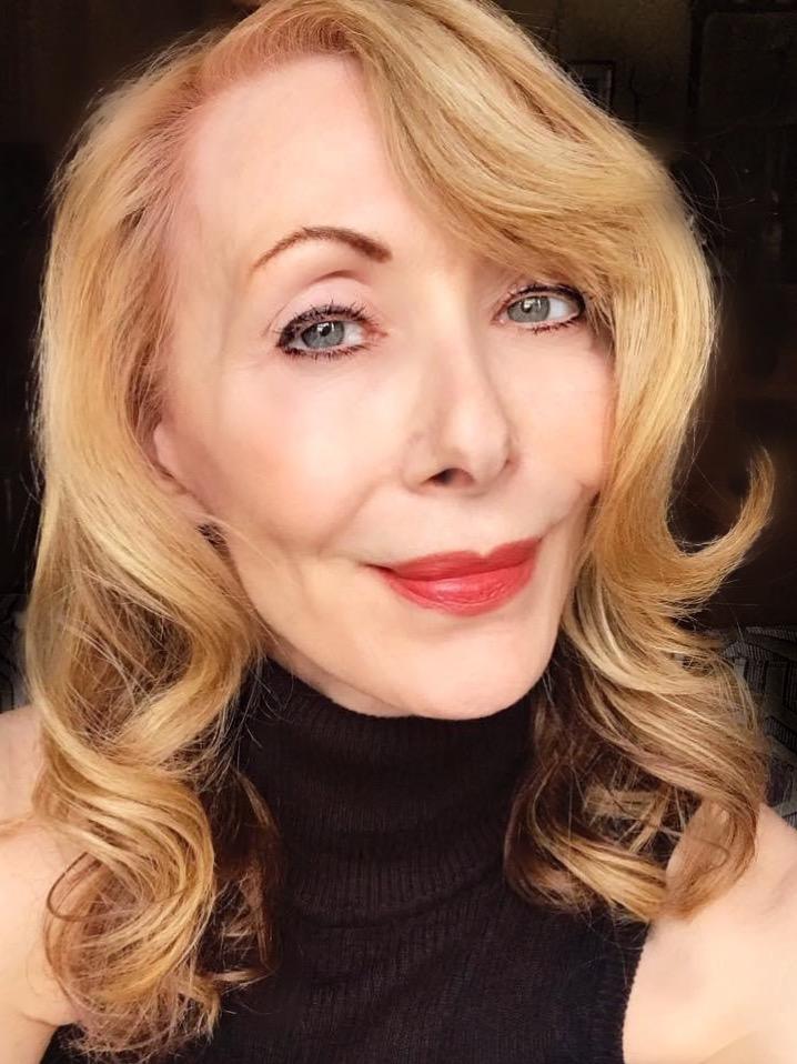 actor Julia Campanelli large photo