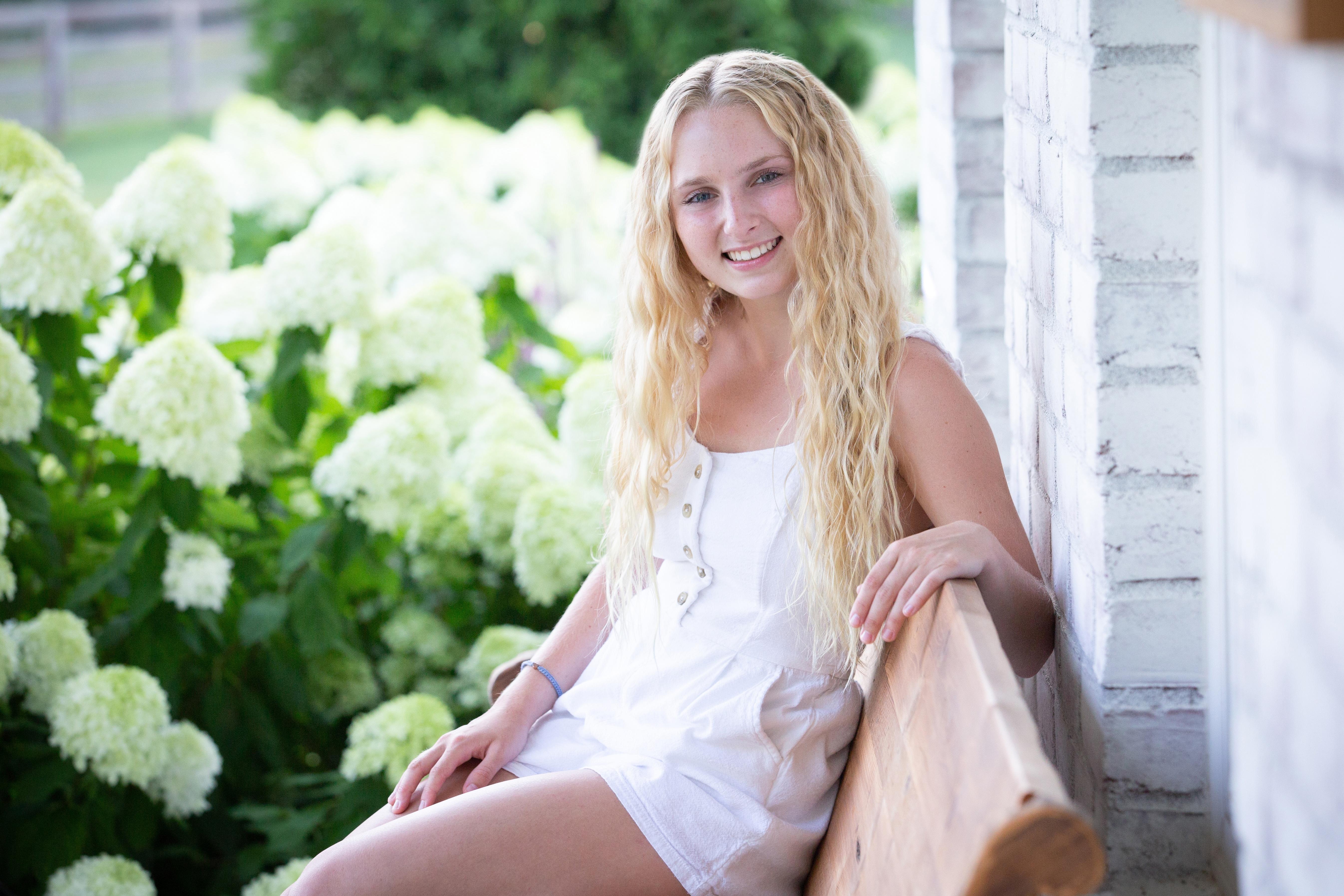 actor Annie Piper White large photo