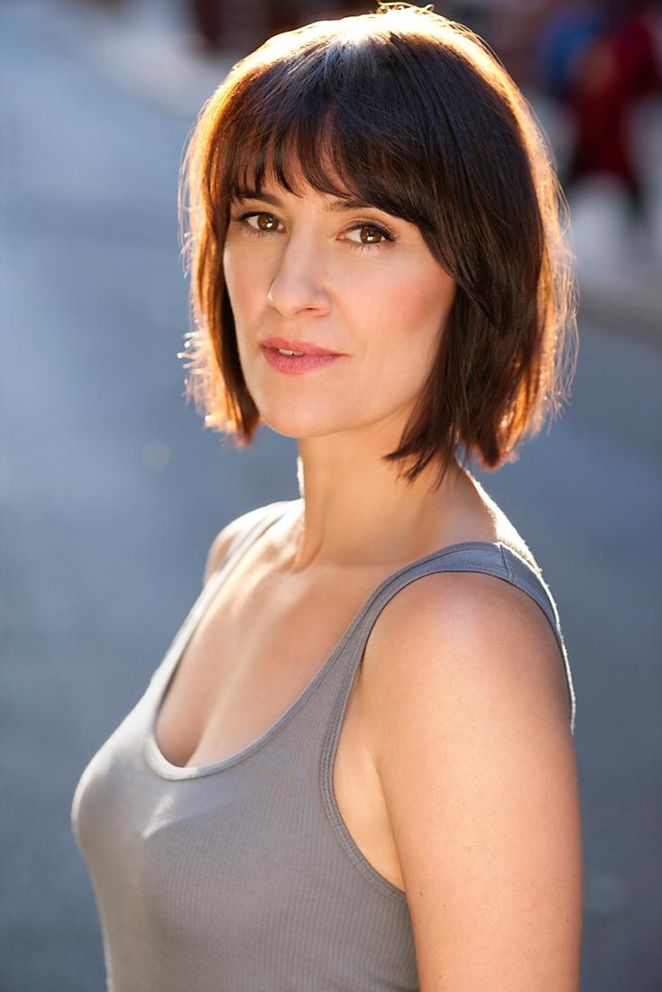 actor Jennifer Bareilles large photo