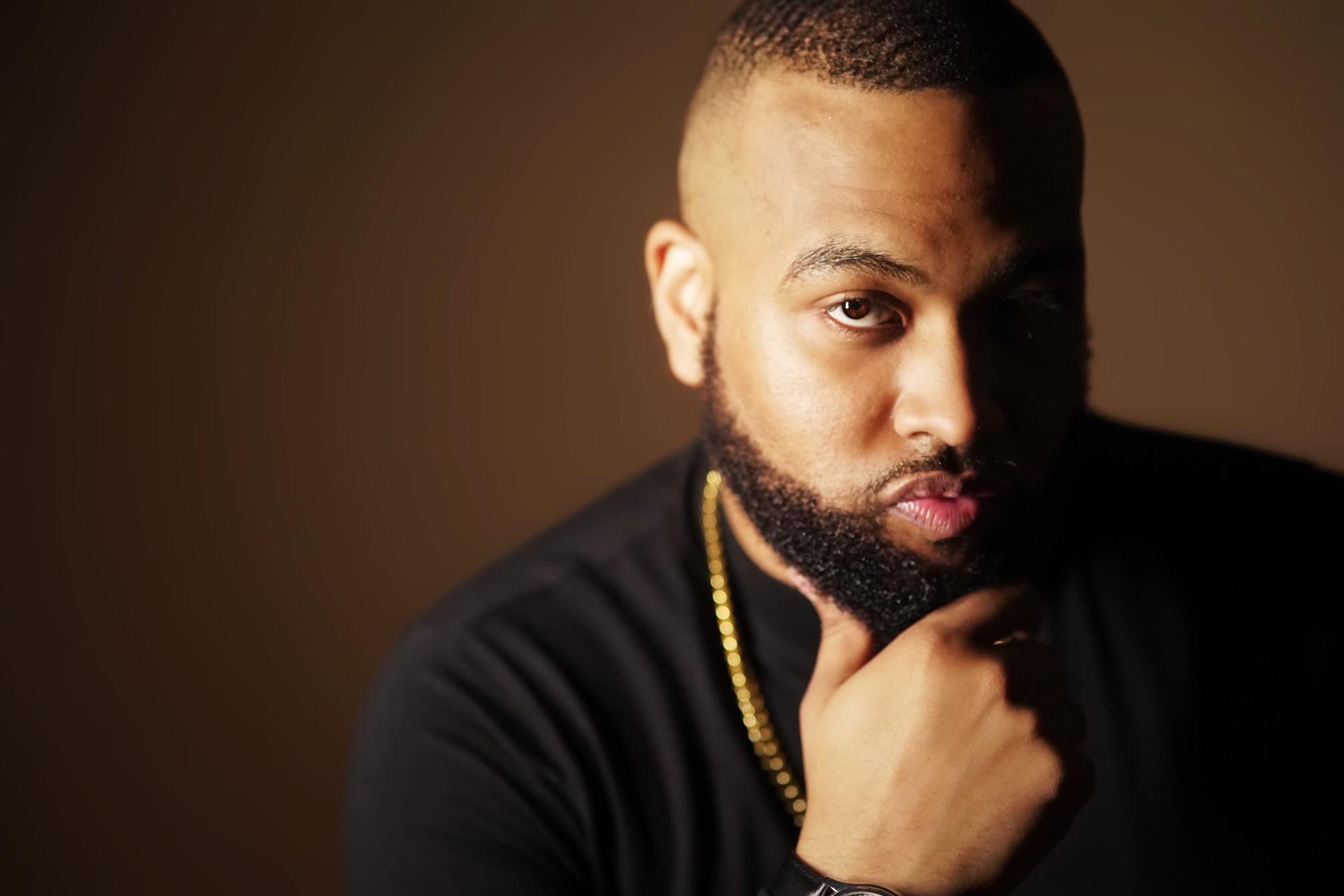 actor Marcus Follins large photo