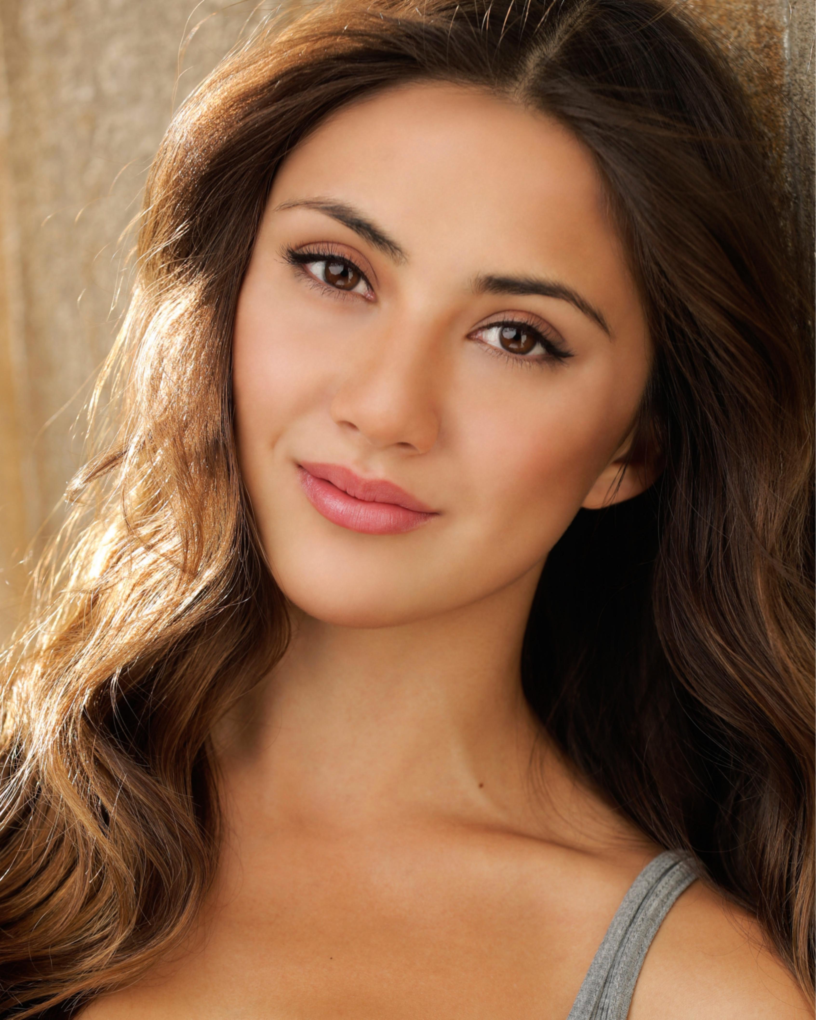 actor Lauren Rhoden large photo