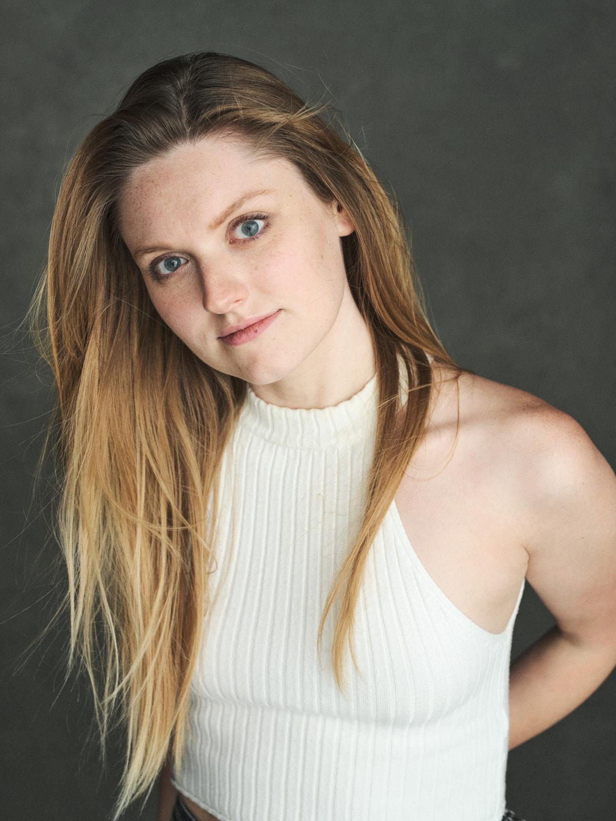 actor Rachel DeRouen large photo