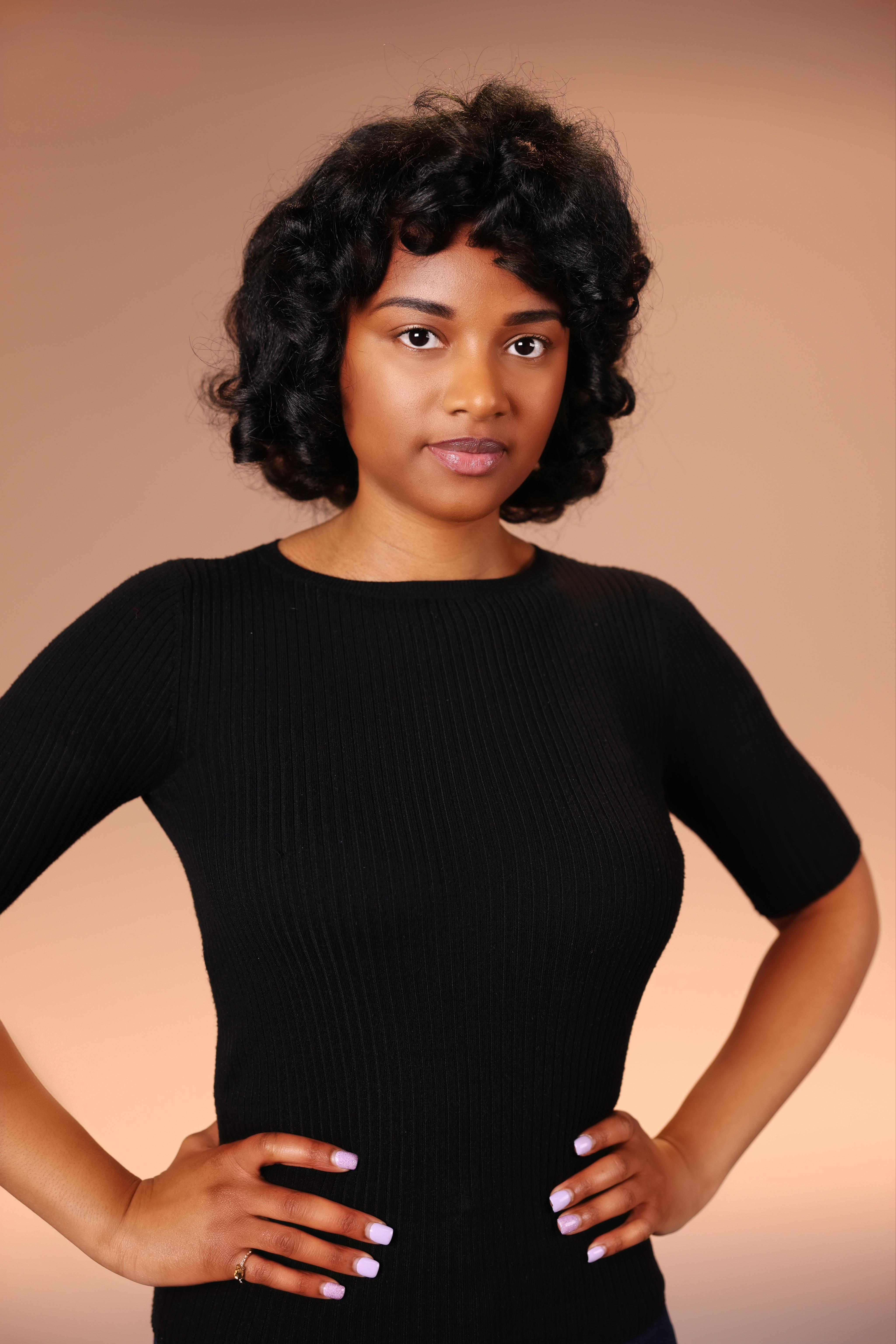 actor Rachel Flannigan large photo