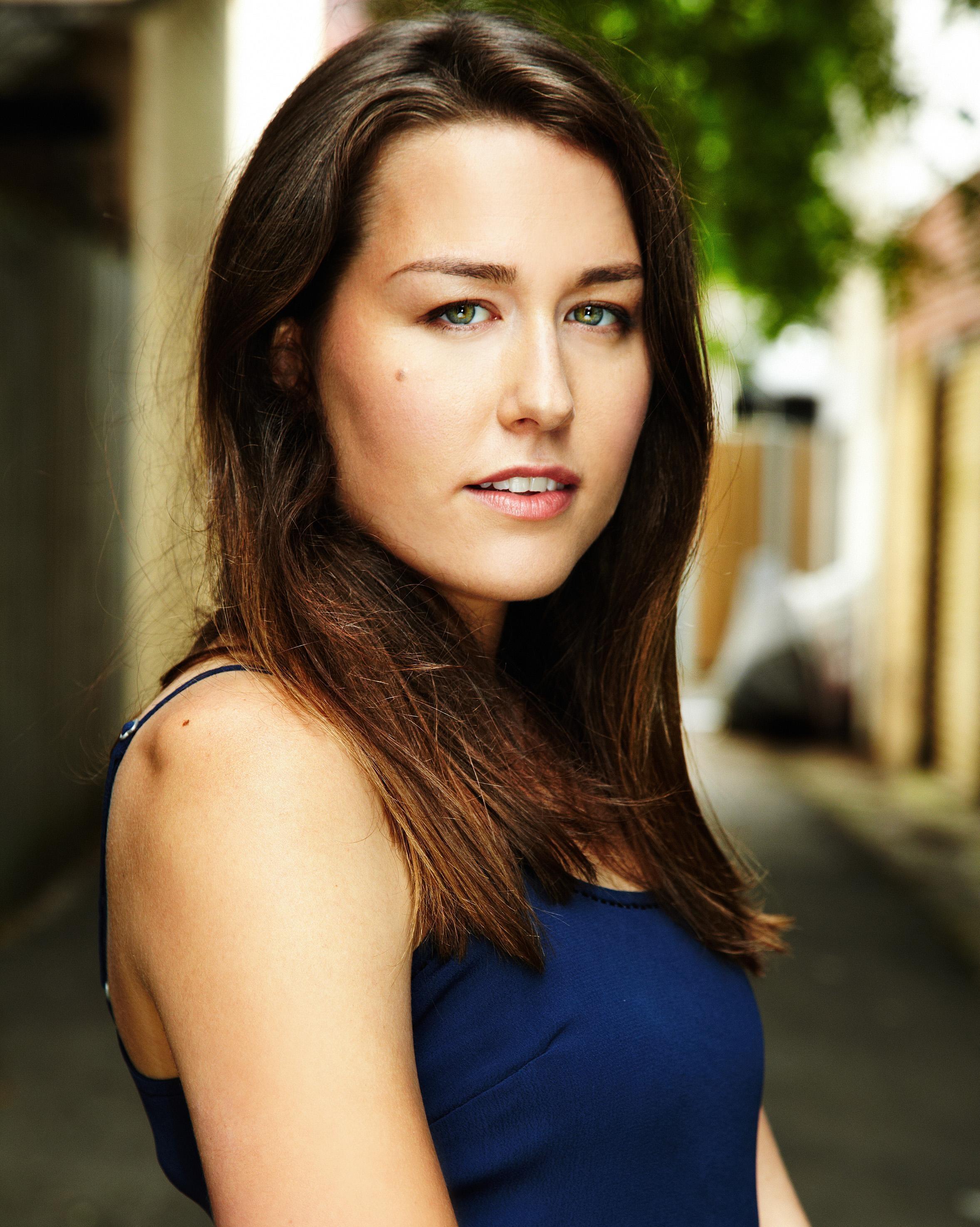 actor Chloé Boreham large photo