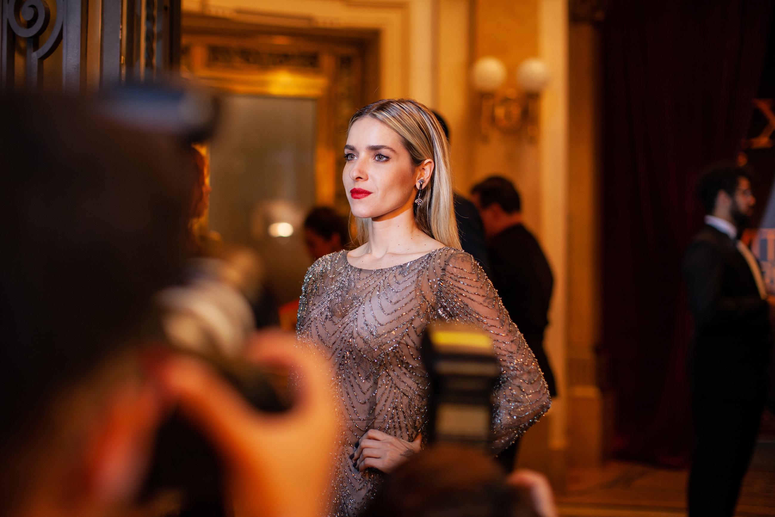 actor Monique Alfradique large photo