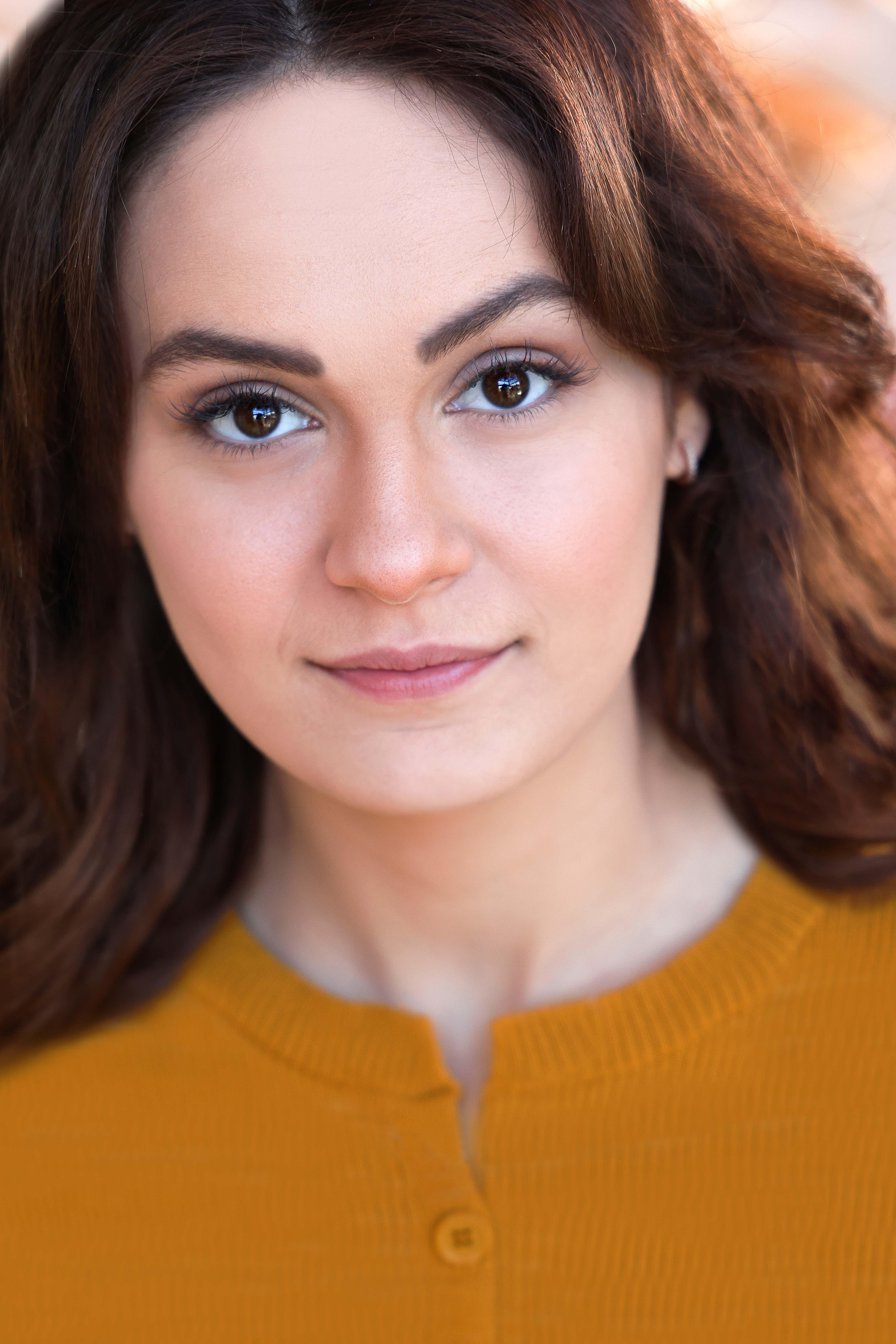 actor Emma Prescott large photo