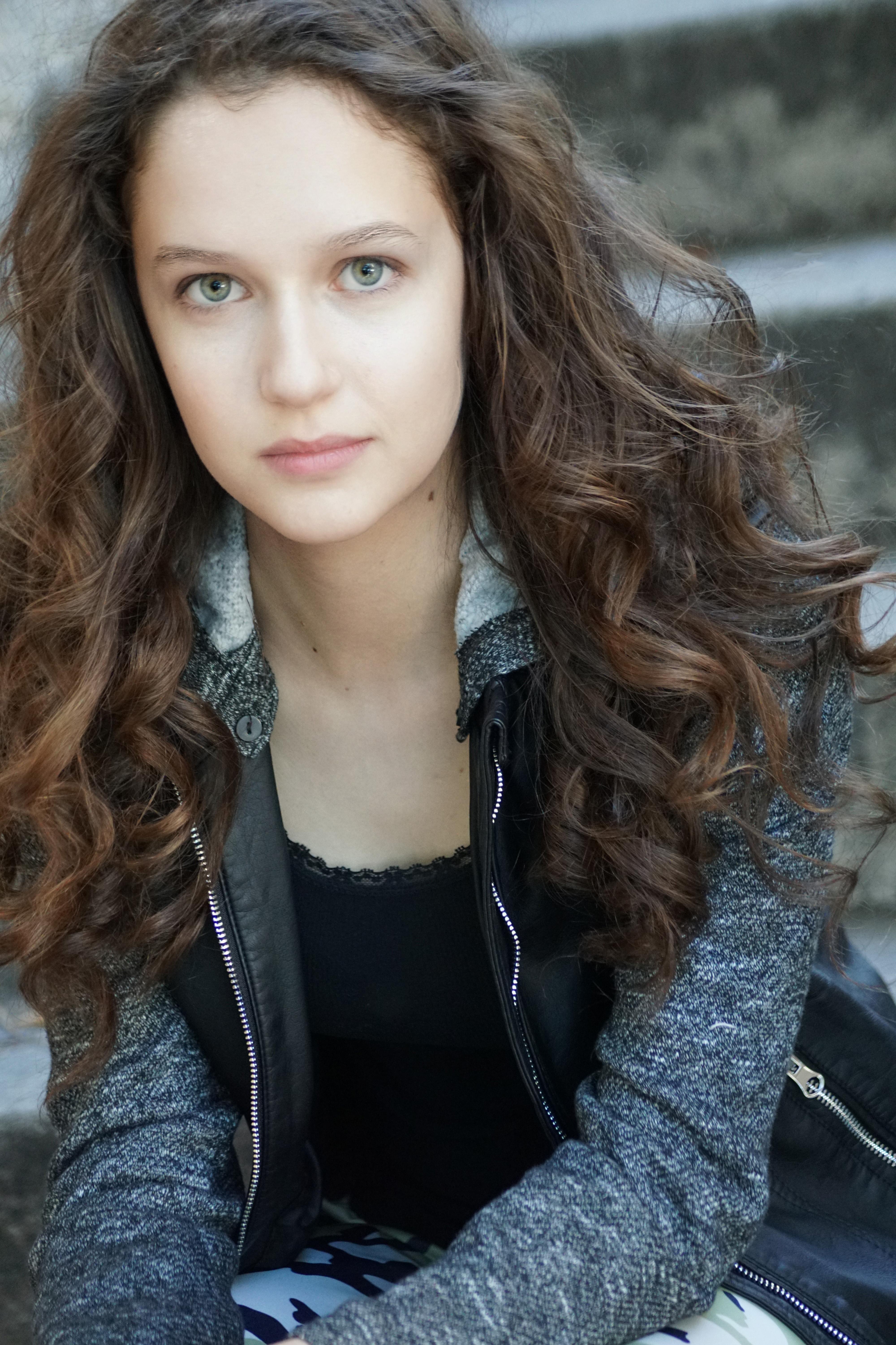 actor Brooke Fontana large photo