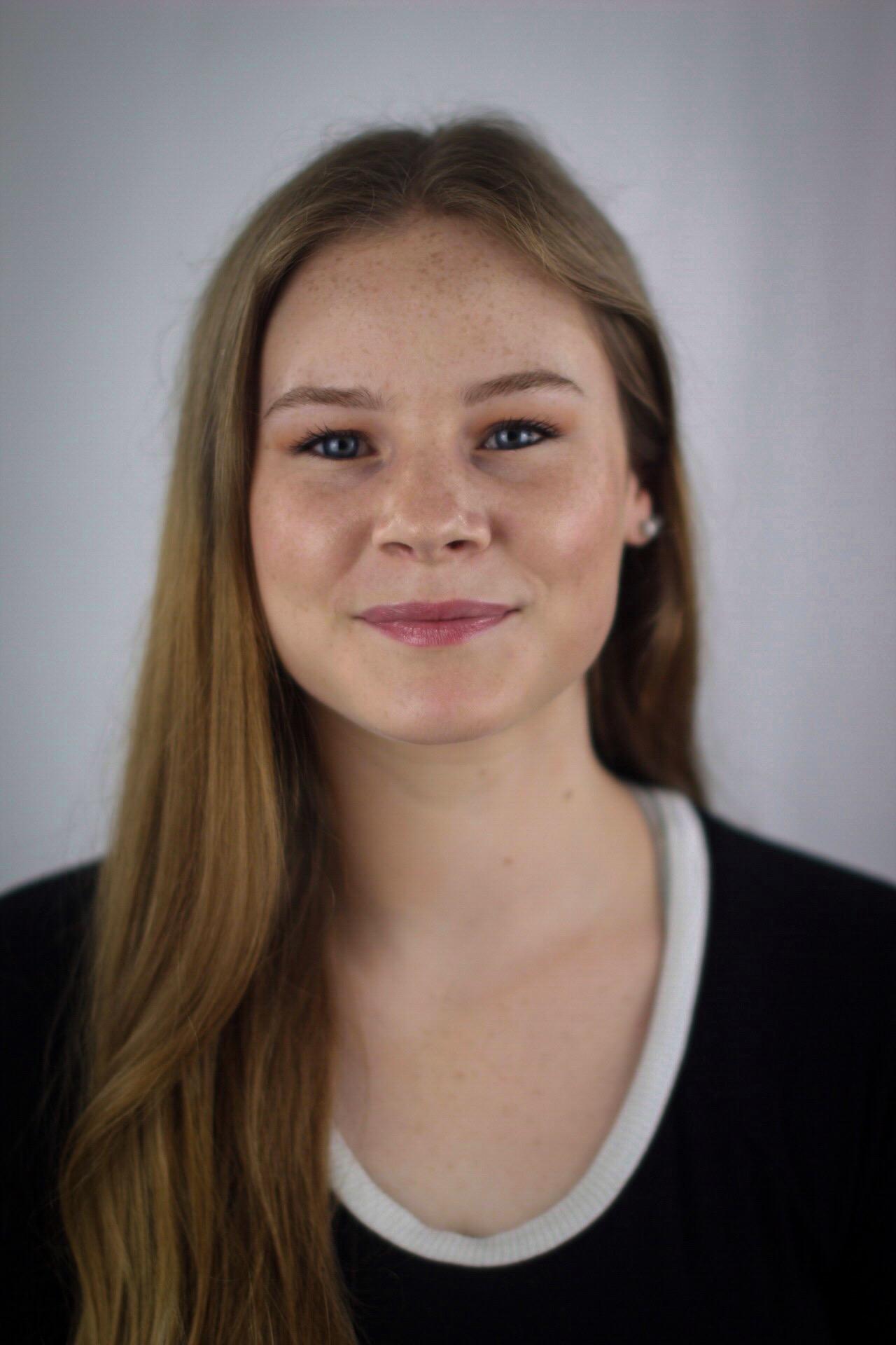 actor Maya Alexander large photo