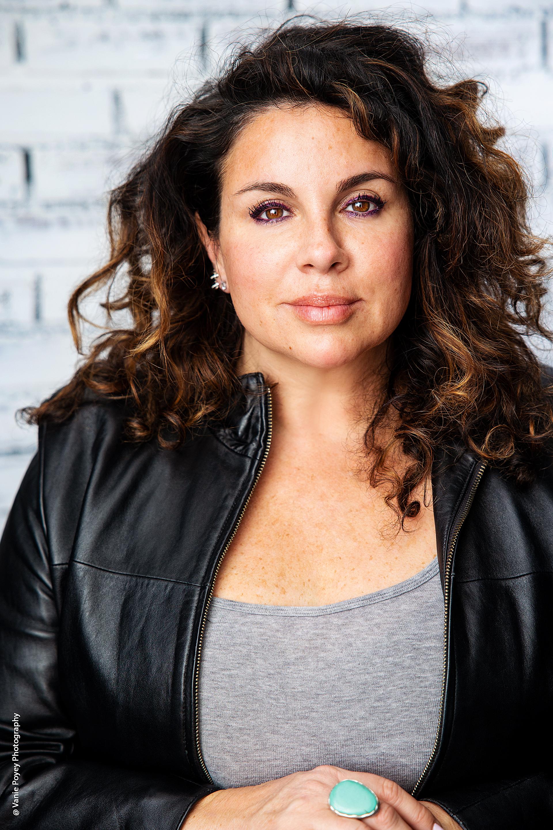 actor Gina Beretta large photo