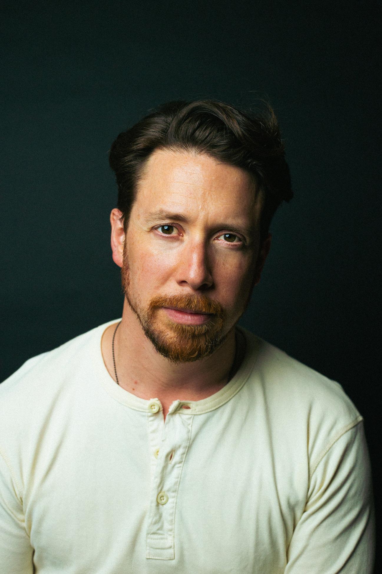 actor Tom Morton large photo