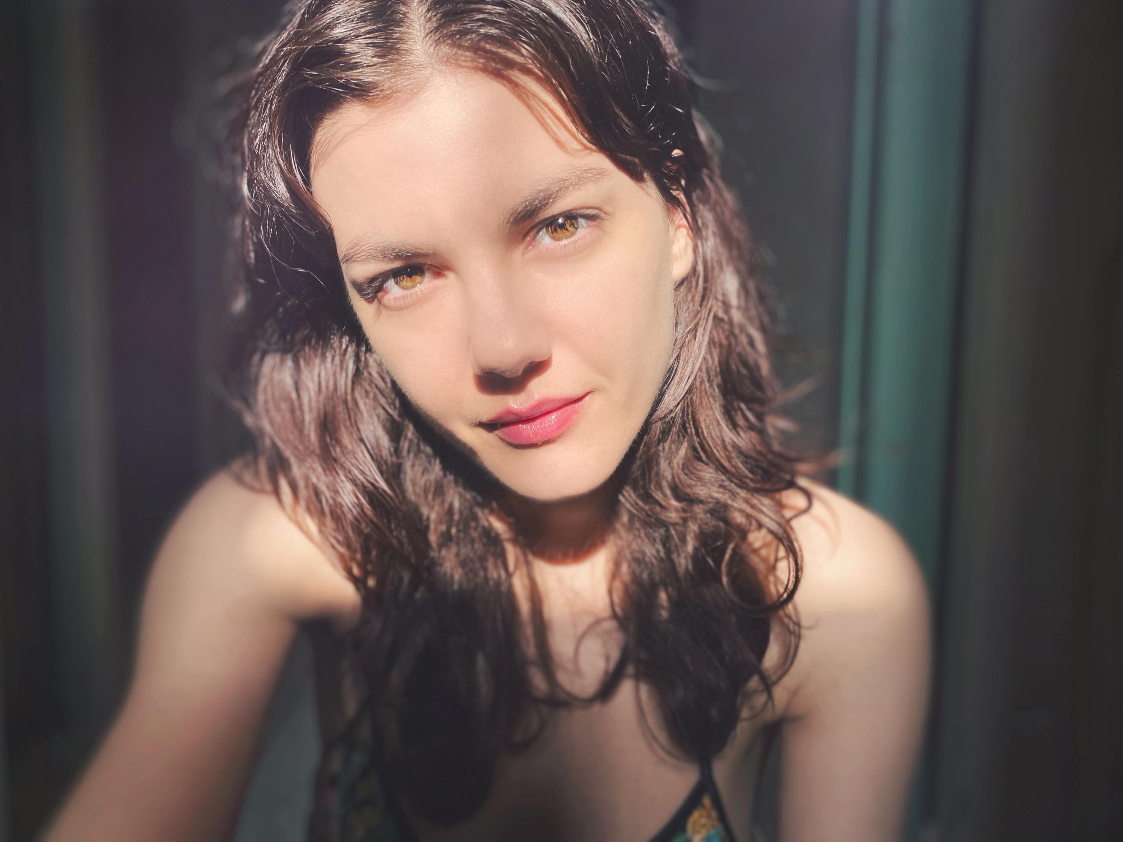 actor Déborah Révy large photo