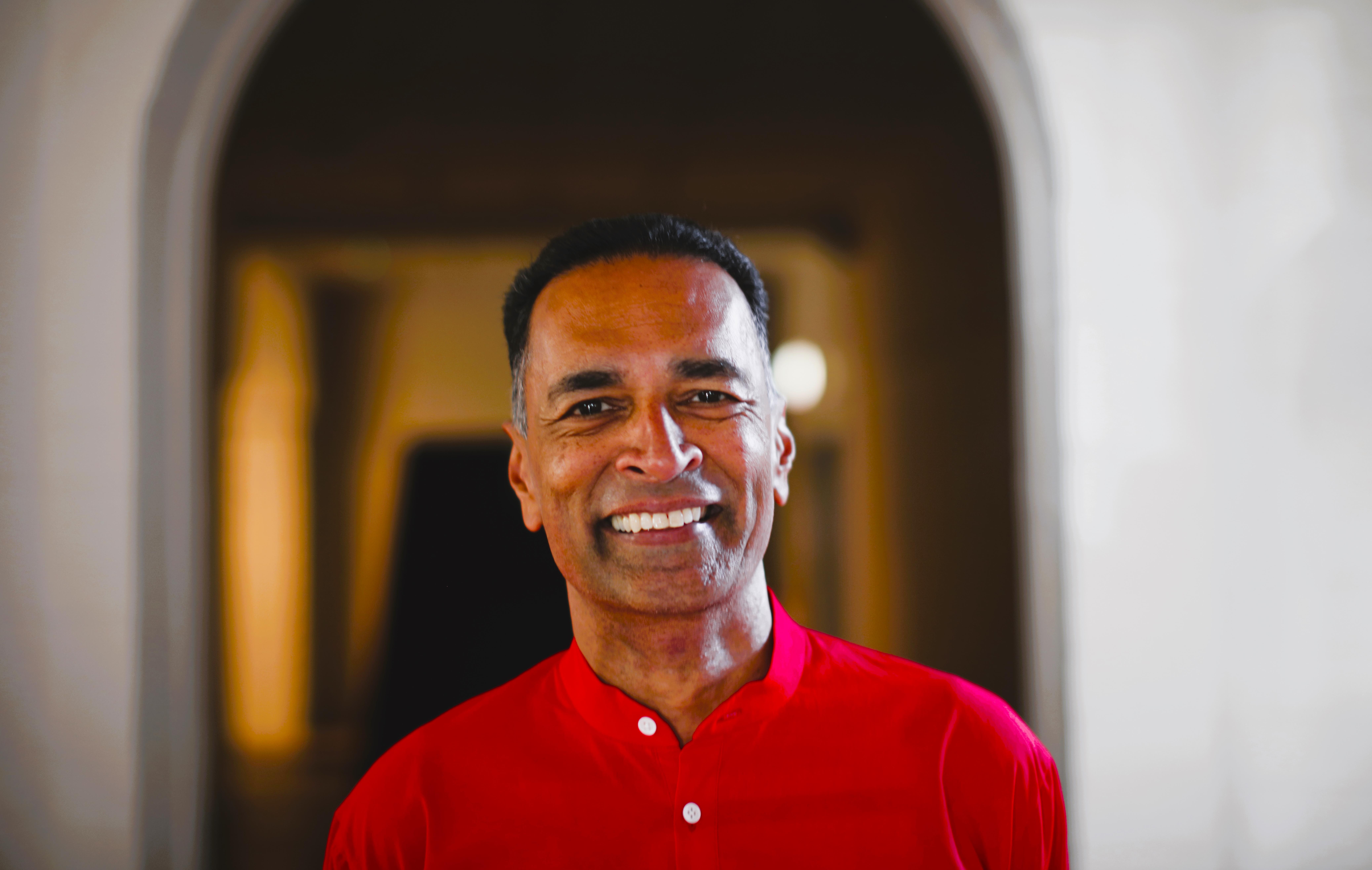 actor Mark Silveira large photo