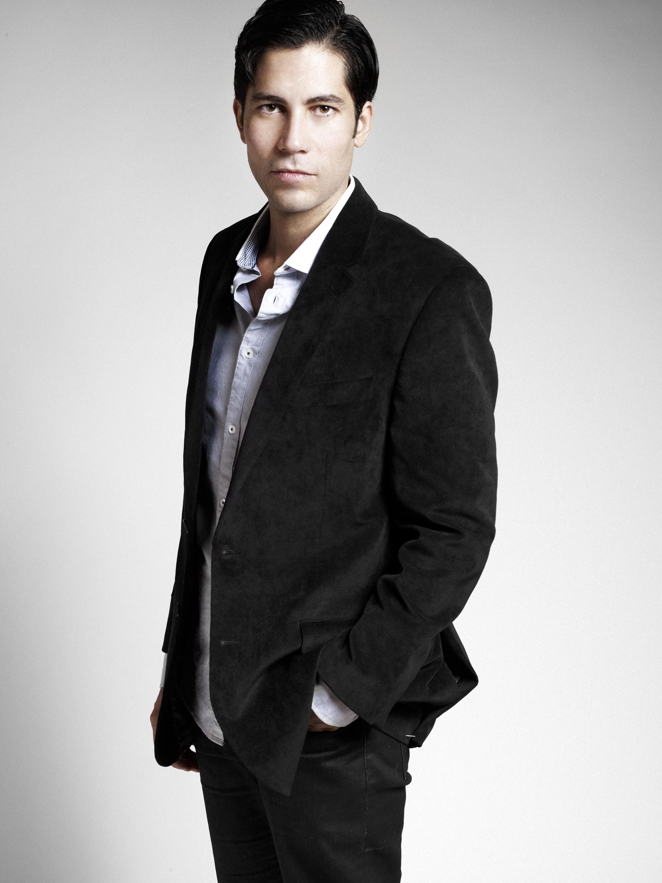 actor Carlos Velazquez large photo