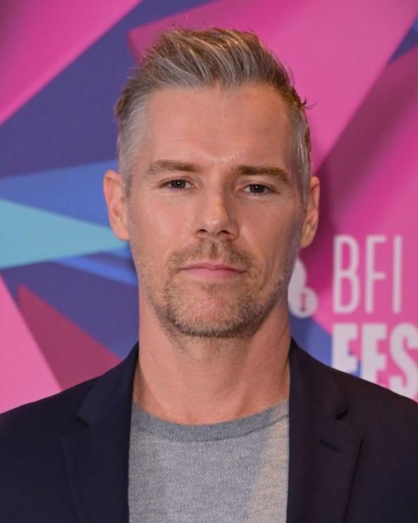 actor Josh Cowdery large photo