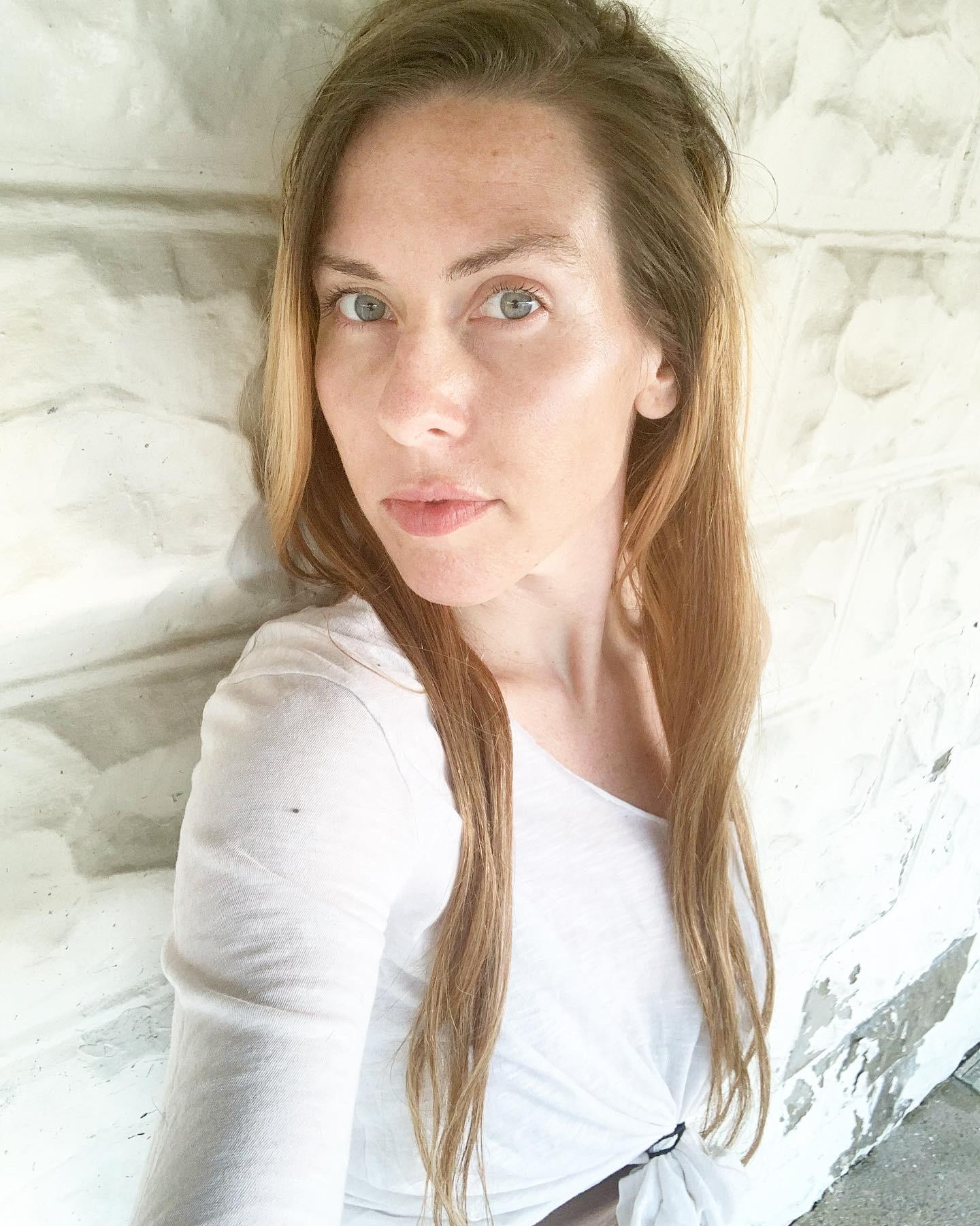 actor April Mauger large photo