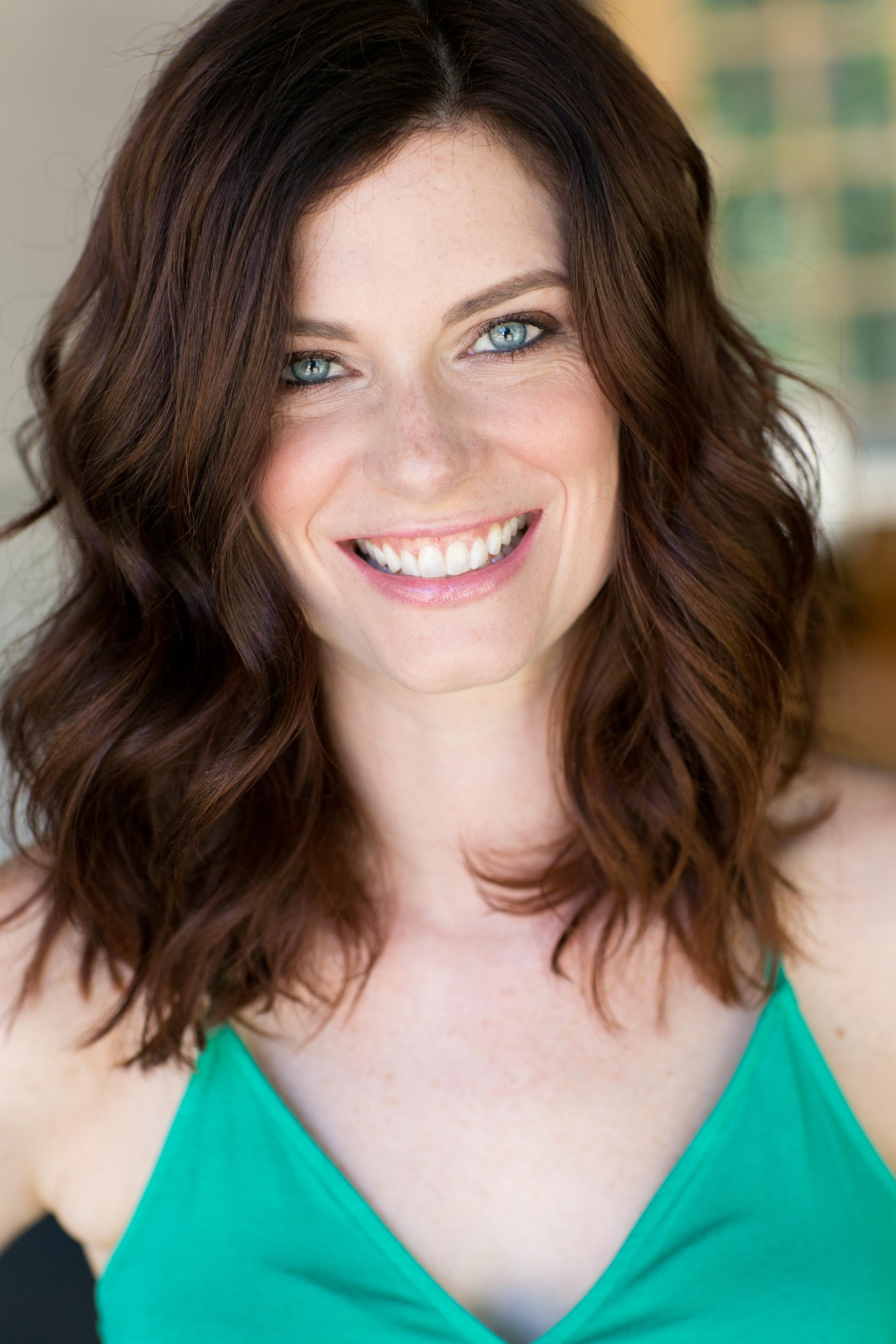 actor Caitlin Norton large photo