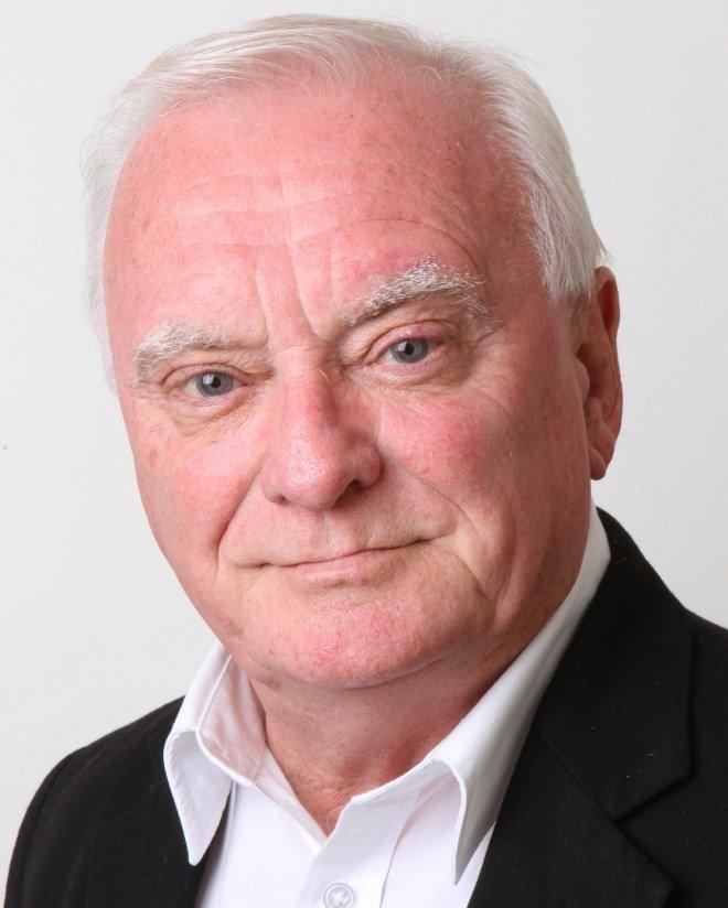 actor Ian Rooney large photo