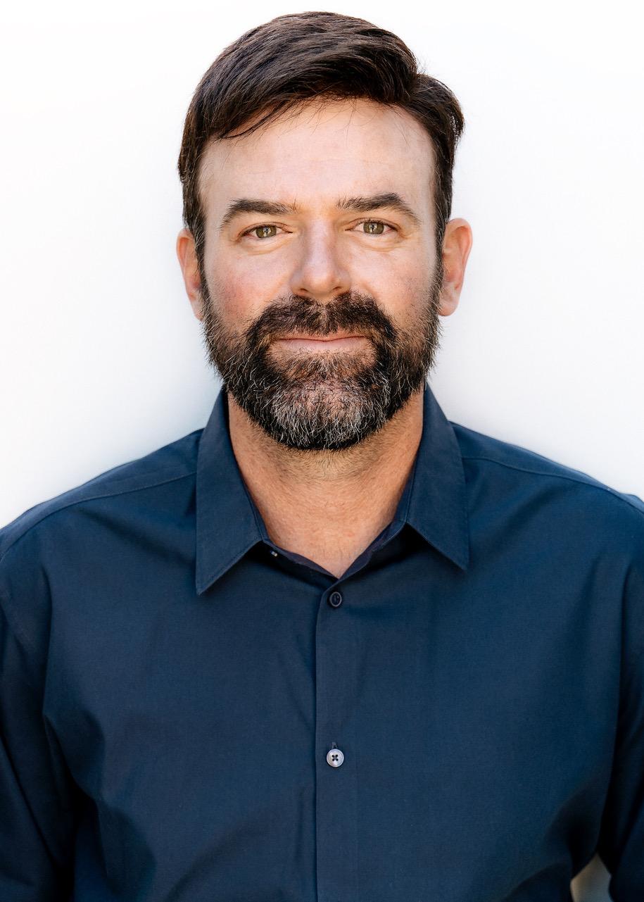 actor Kevin Linehan large photo