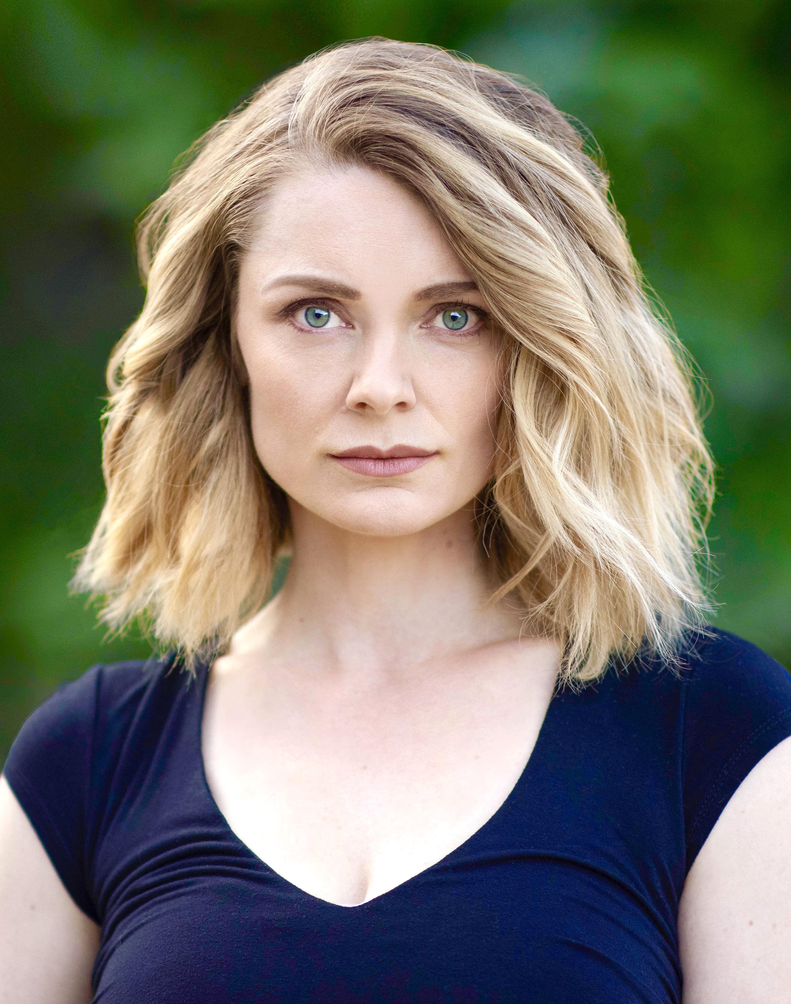 actor Angelique Pretorius large photo