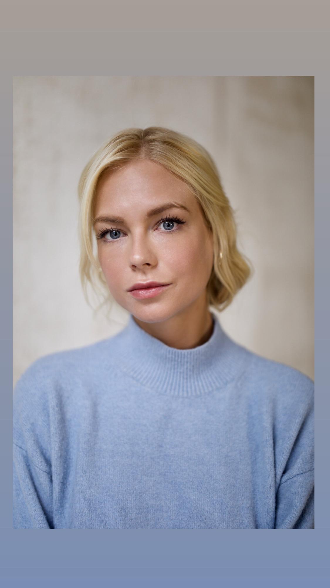 actor Sophie Holland large photo