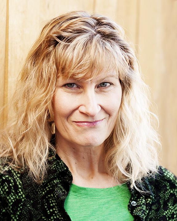 actor Julie Elizabeth Knell large photo