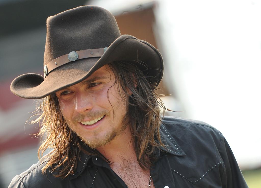 actor Lukas Nelson large photo