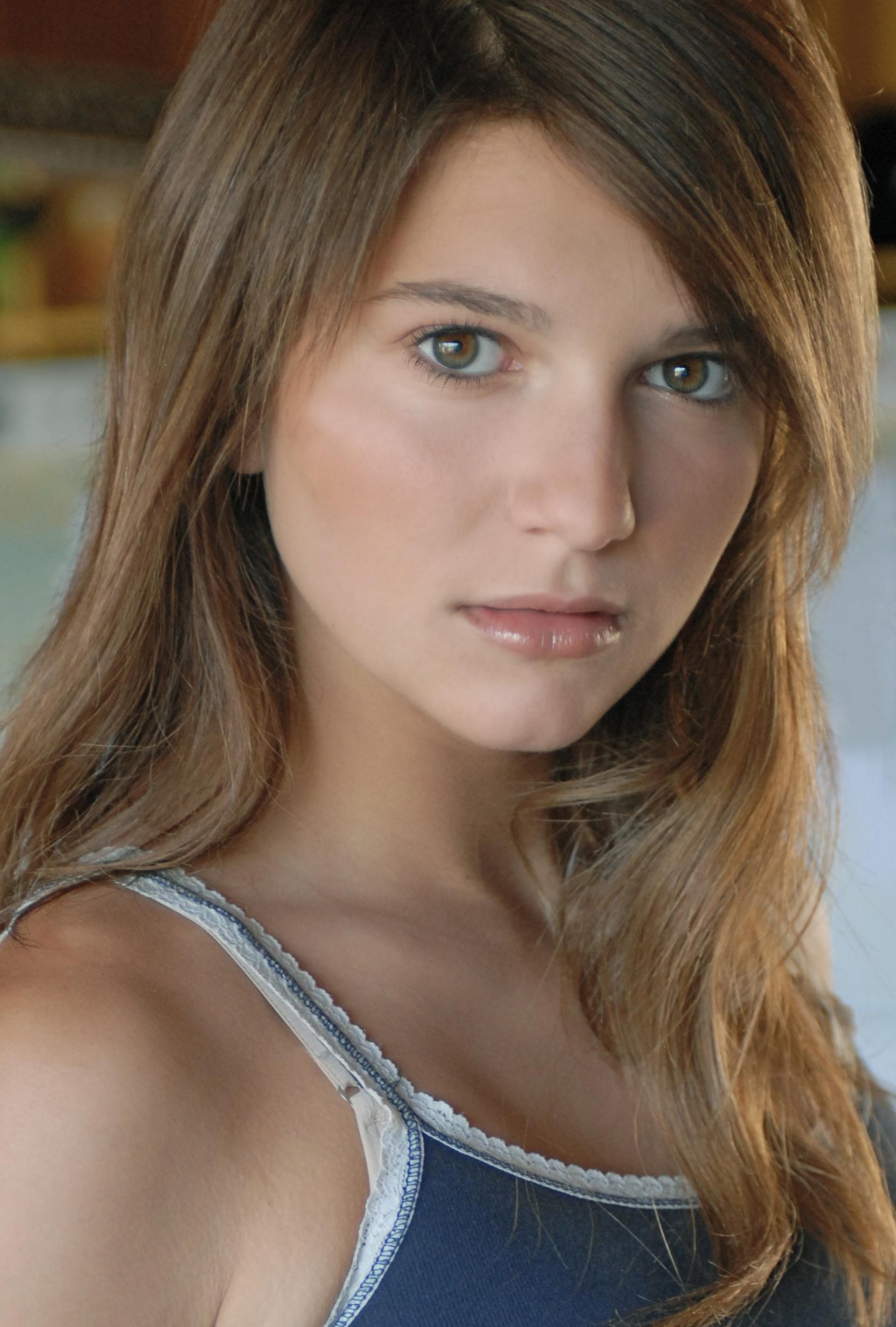 actor Sophie Merkley large photo