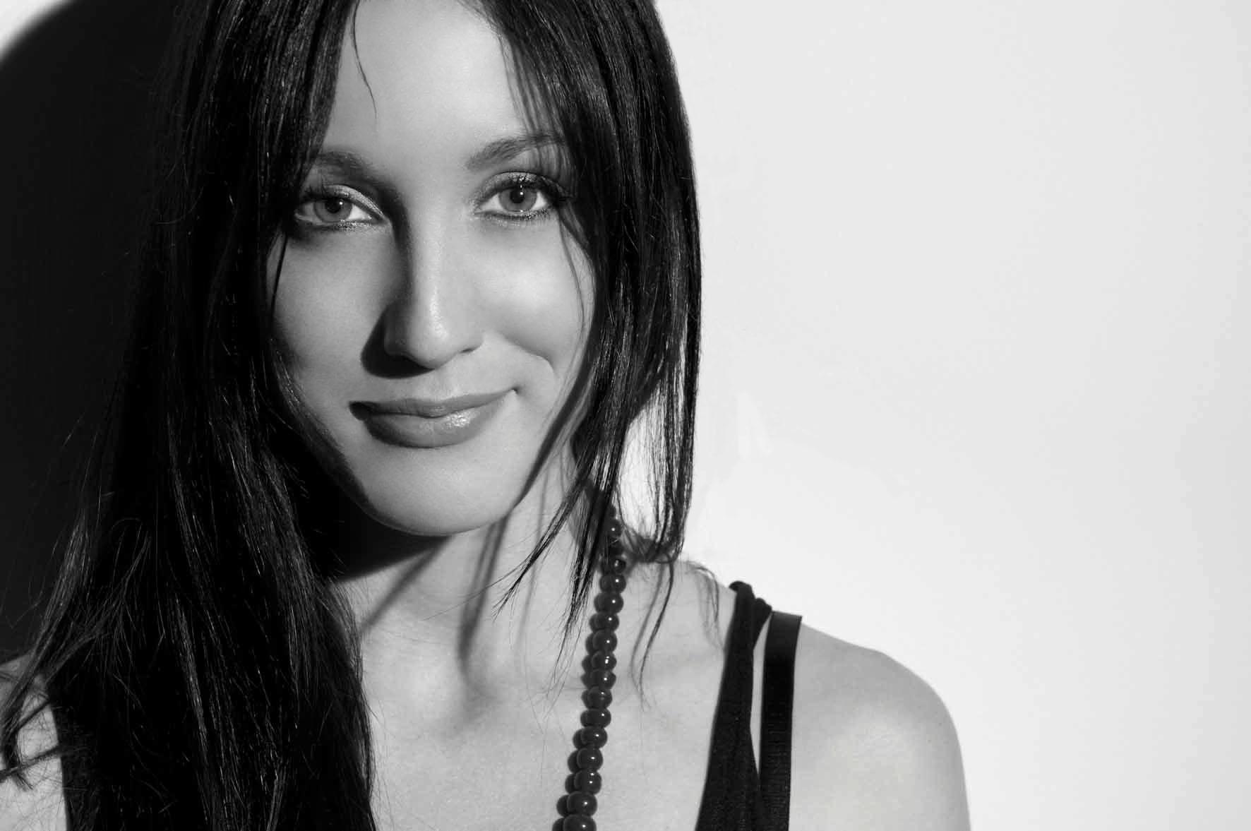 actor Anna McNiven large photo