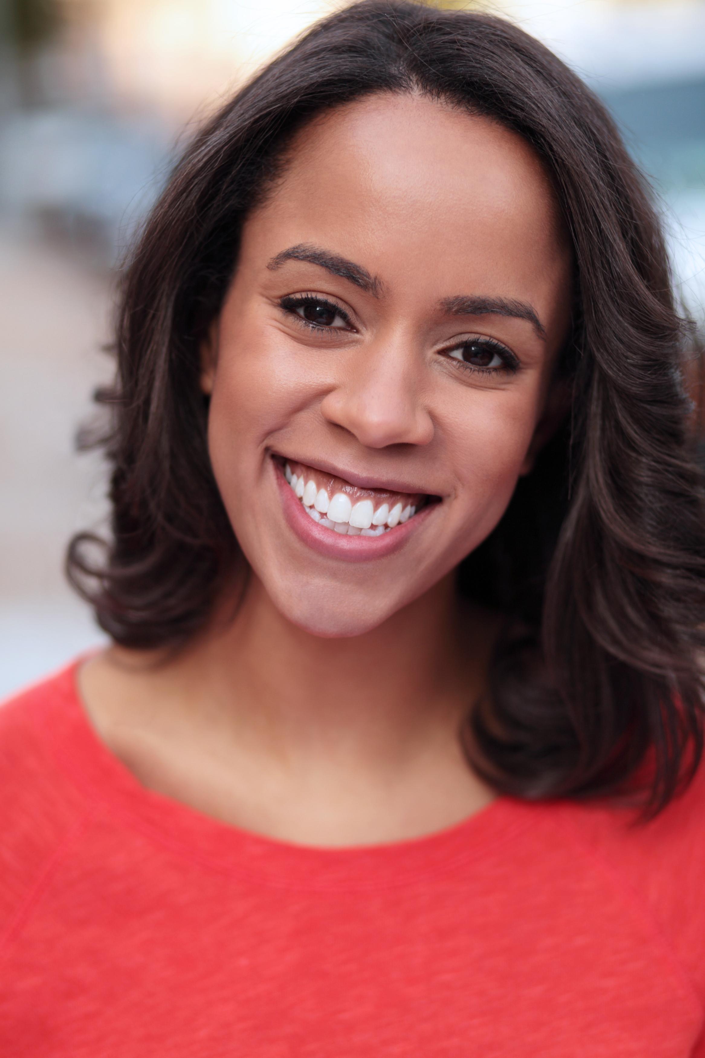 actor Caroline Martin large photo