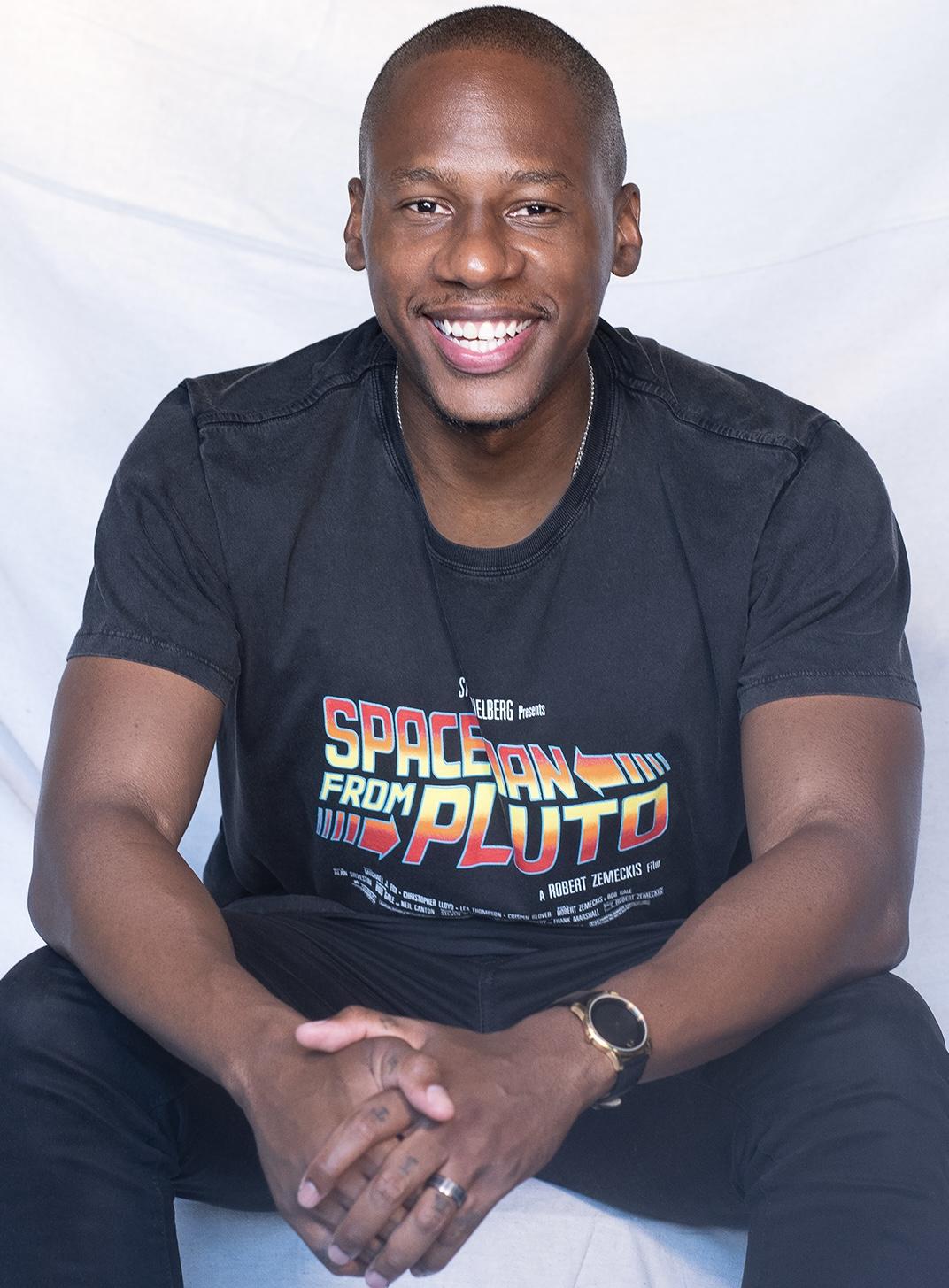 actor Leon Chills large photo