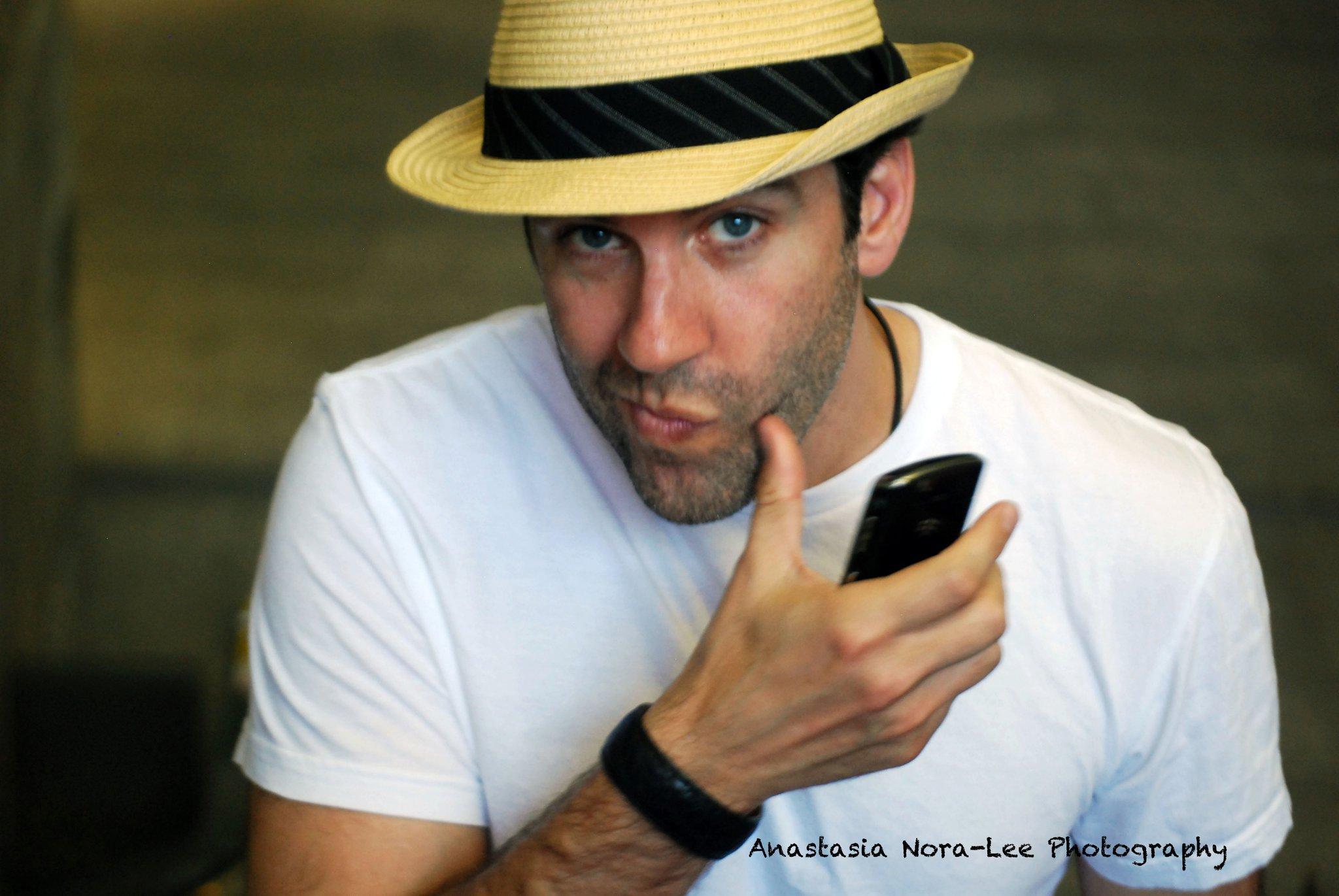 actor Mike Young large photo